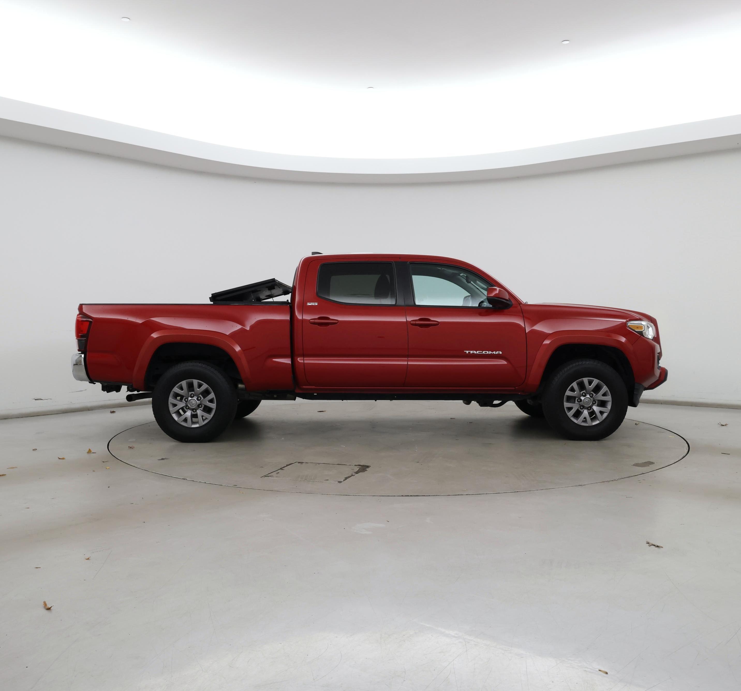Thumbnail: 2019 Toyota Tacoma - 7