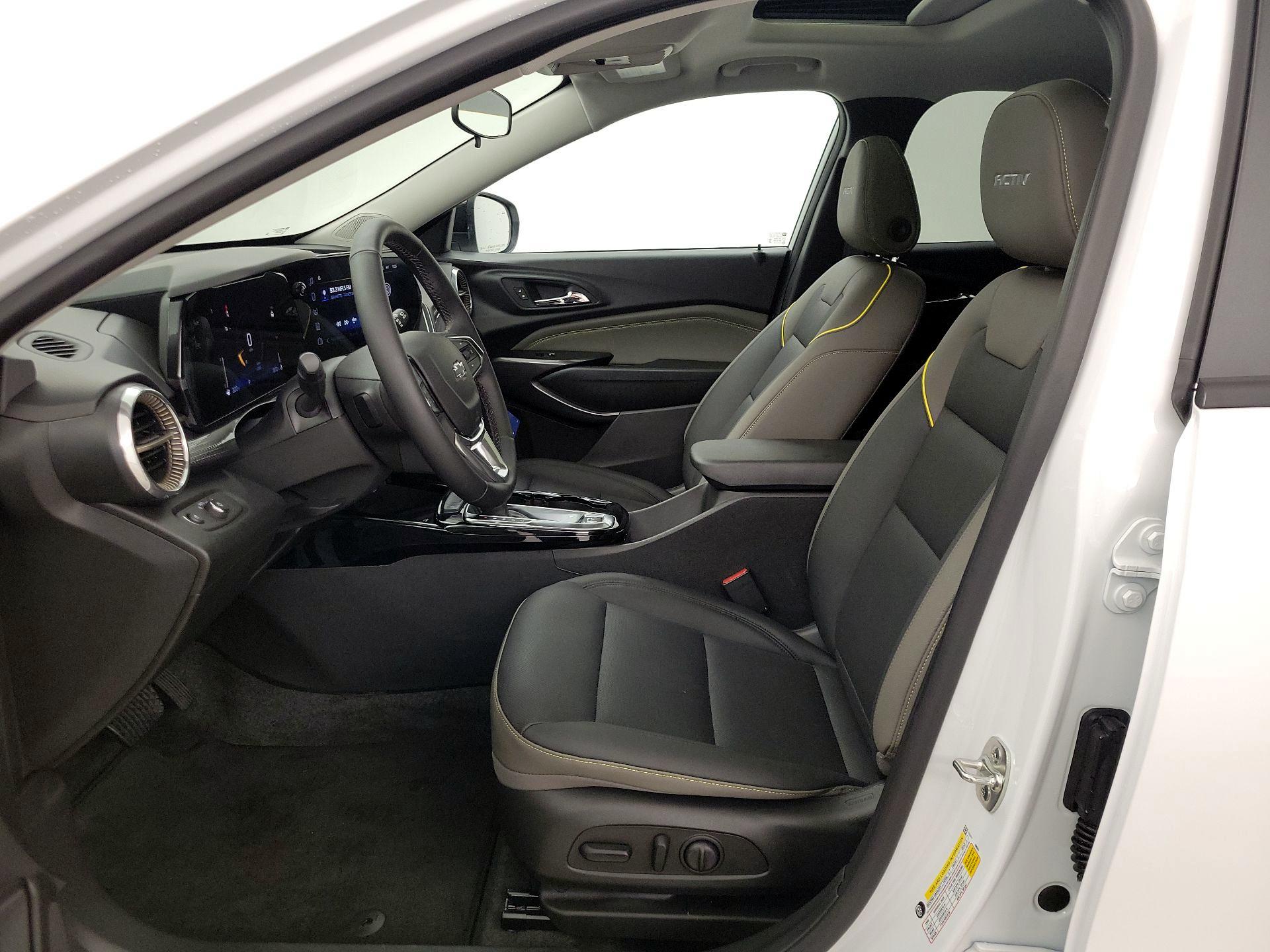 Thumbnail: 2025 Chevrolet Trax - 11