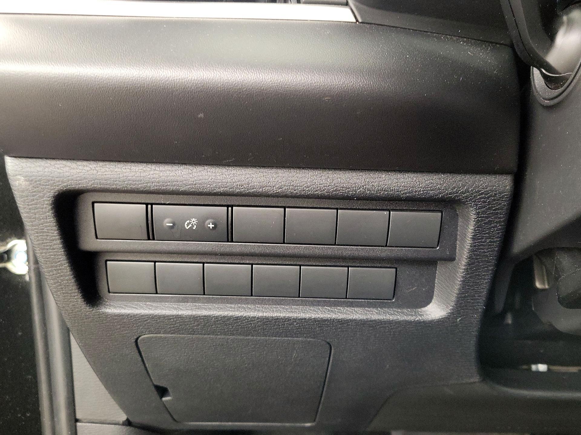 Thumbnail: 2022 Mitsubishi Outlander - 13