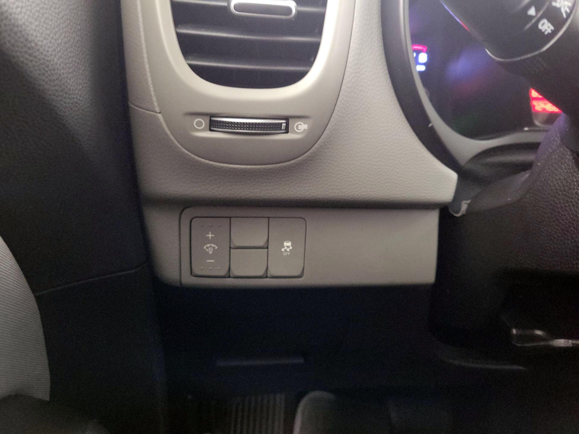 Thumbnail: 2015 Kia Soul - 13