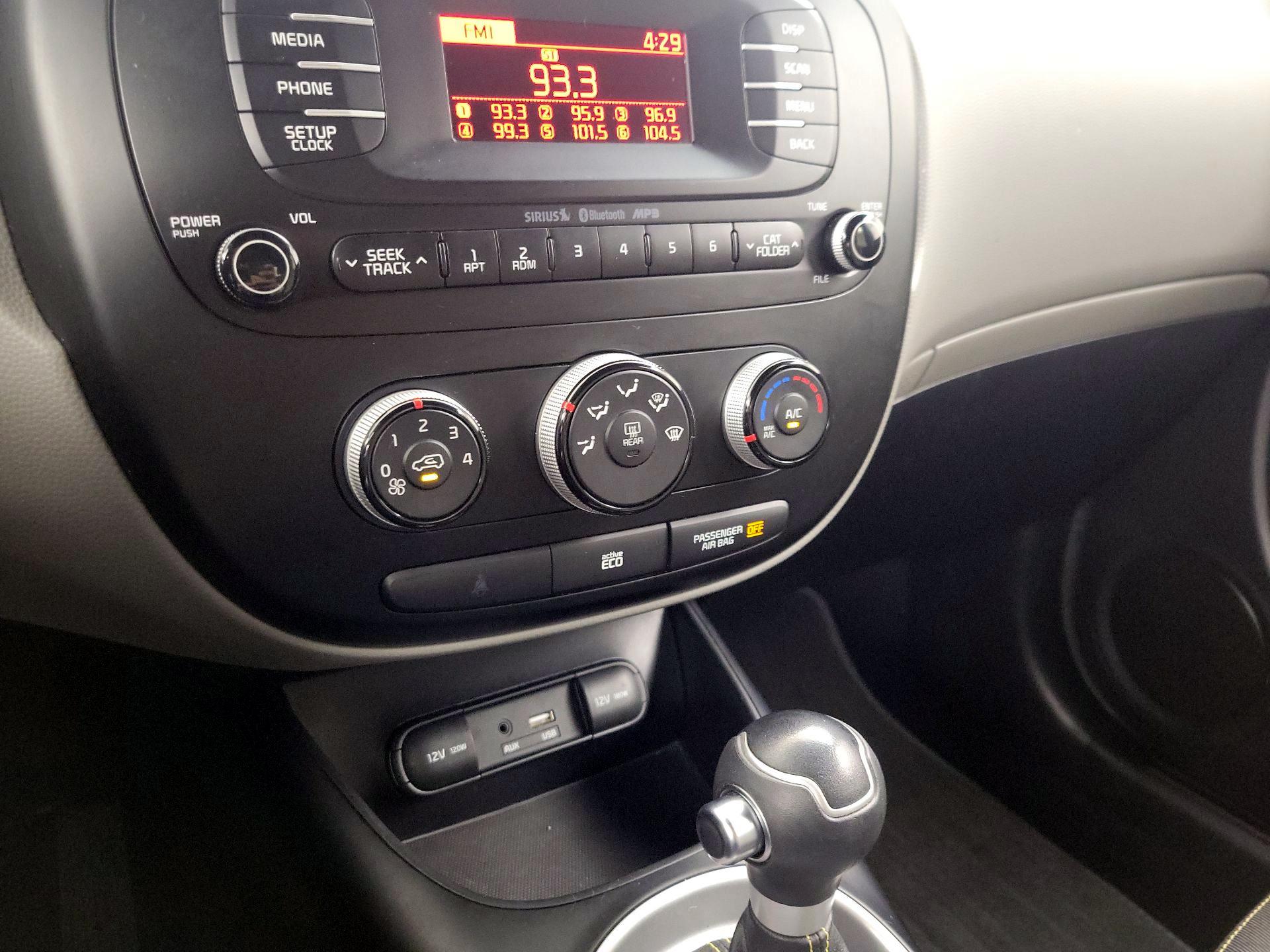 Thumbnail: 2015 Kia Soul - 15