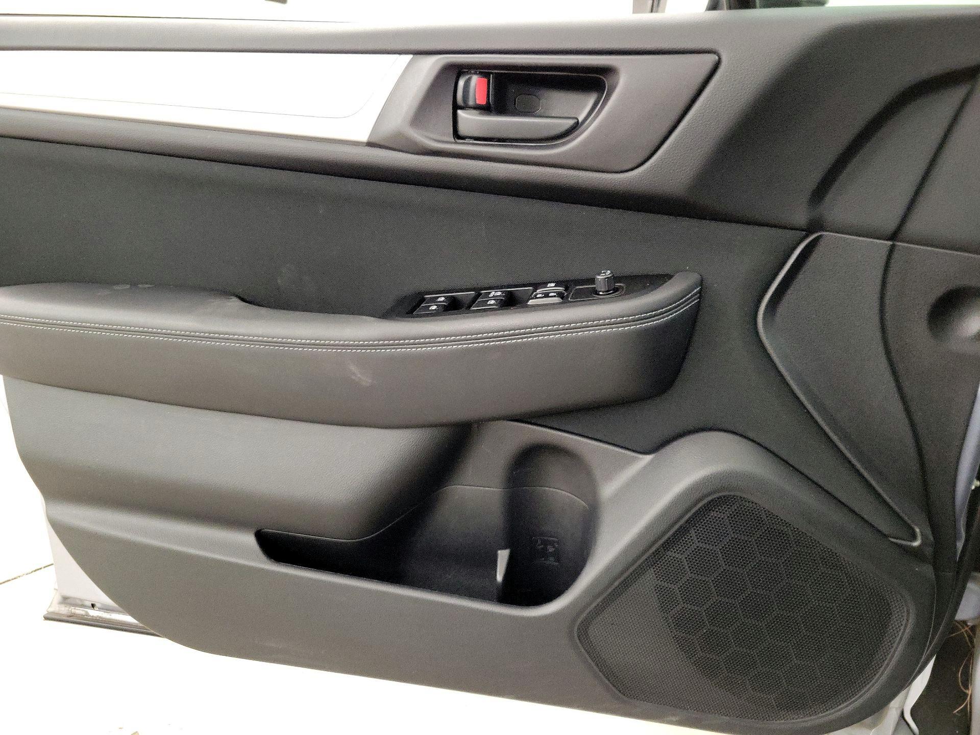 Thumbnail: 2015 Subaru Outback - 12