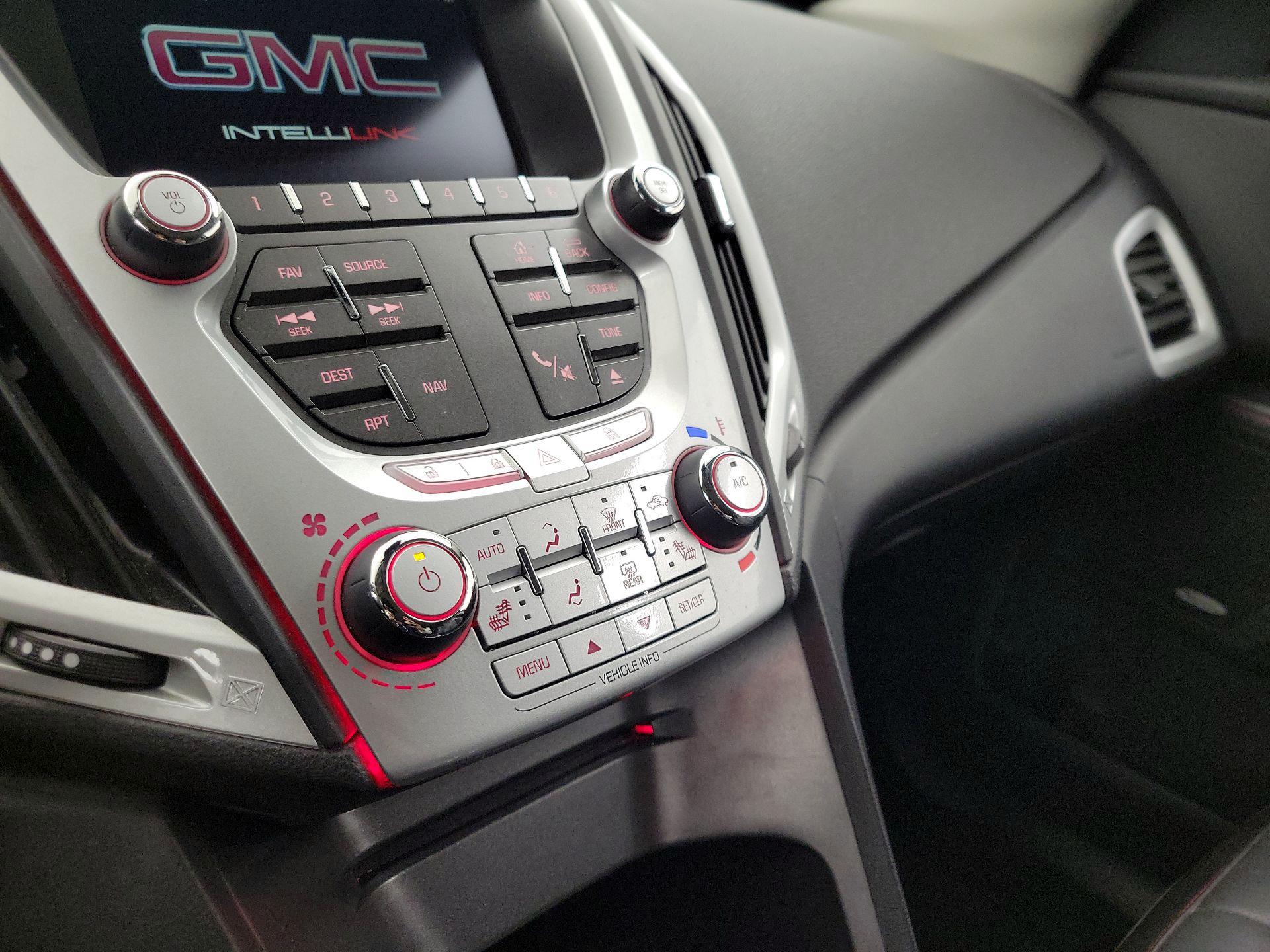 Thumbnail: 2015 GMC Terrain - 16