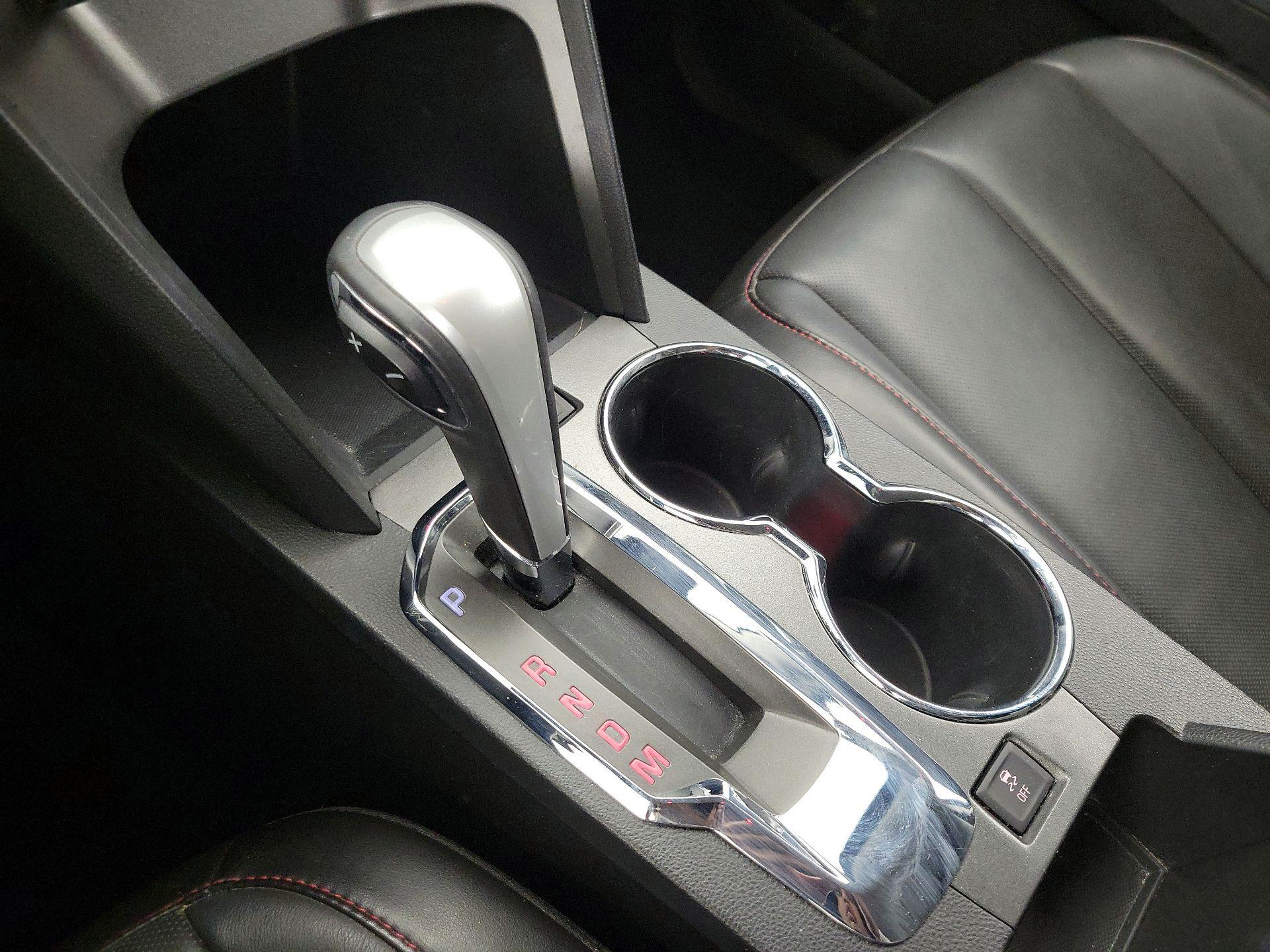 Thumbnail: 2015 GMC Terrain - 17