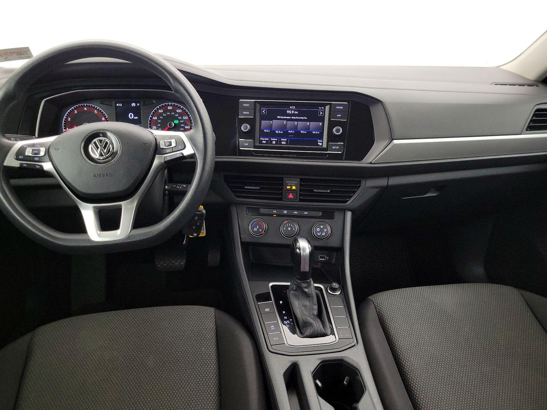 Thumbnail: 2019 Volkswagen Jetta - 9