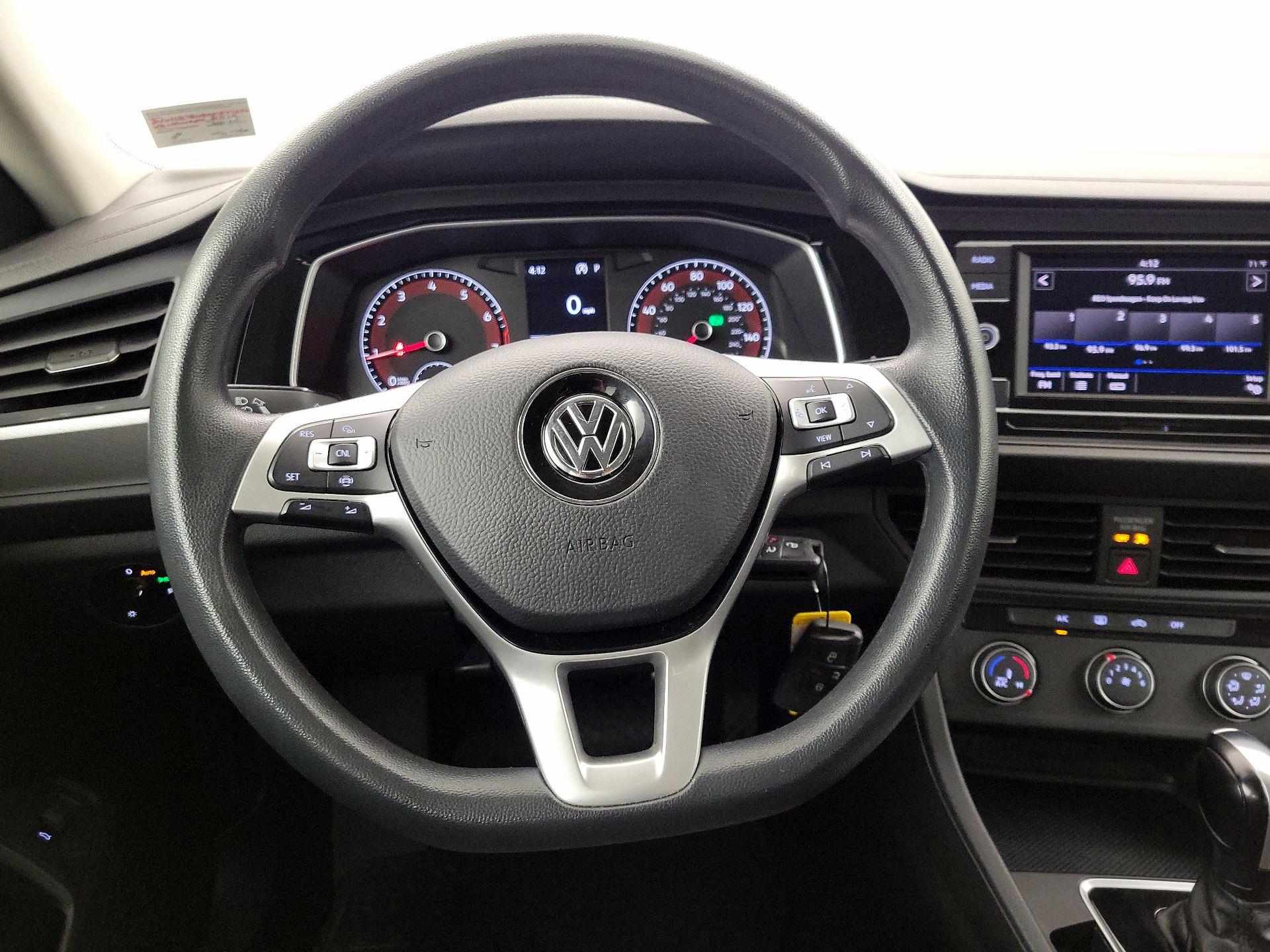 Thumbnail: 2019 Volkswagen Jetta - 10