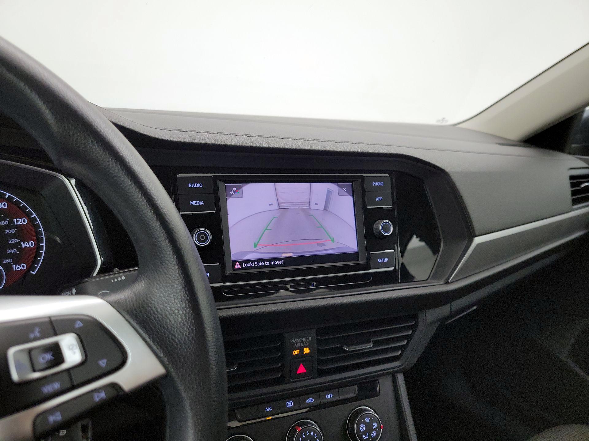 Thumbnail: 2019 Volkswagen Jetta - 14