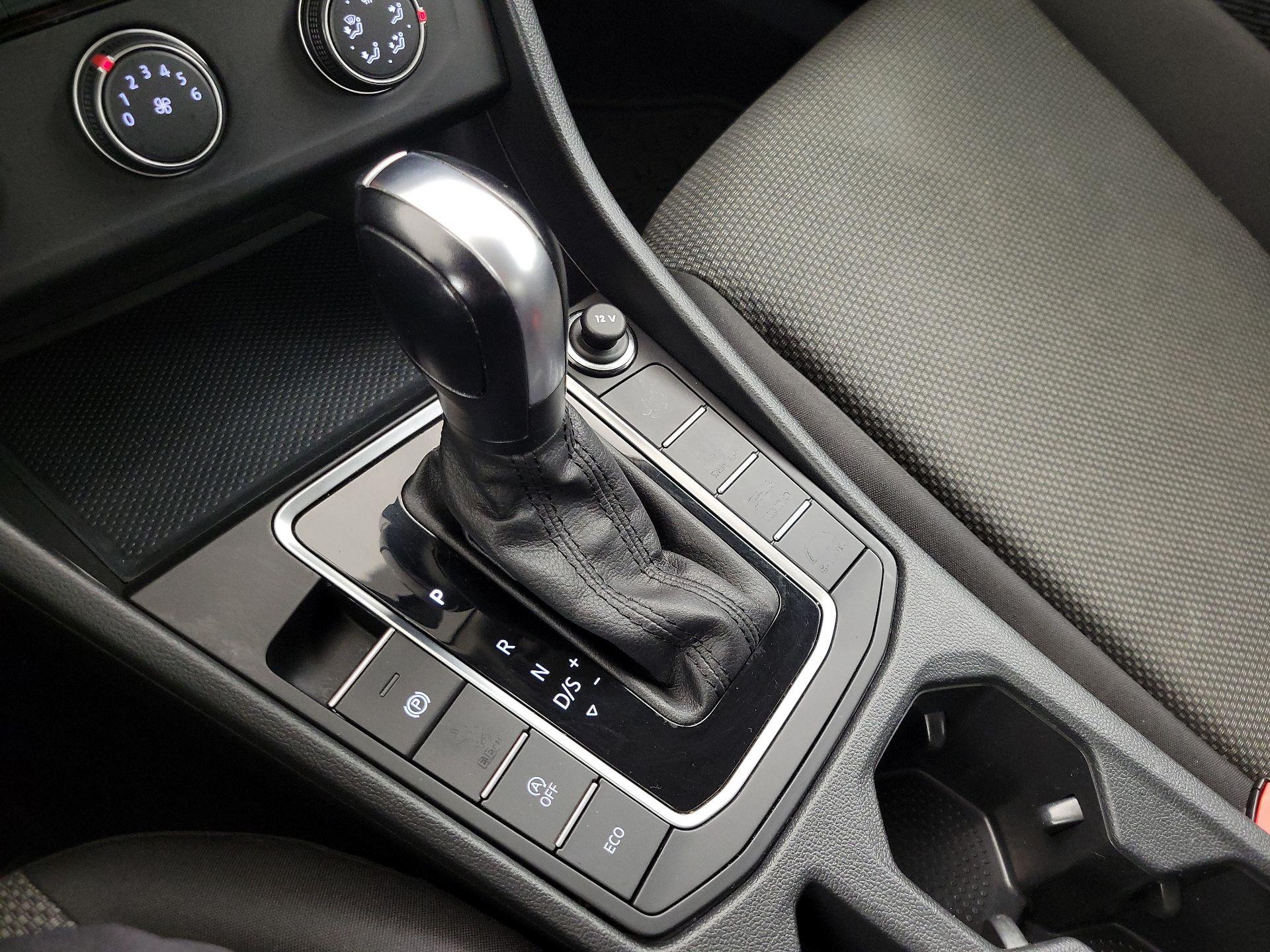 Thumbnail: 2019 Volkswagen Jetta - 17