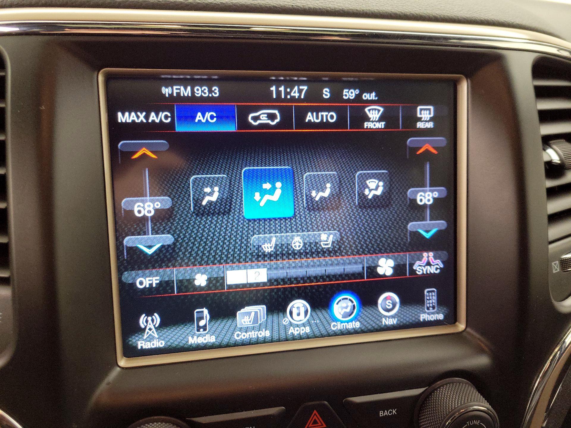 Thumbnail: 2015 Jeep Grand Cherokee - 17