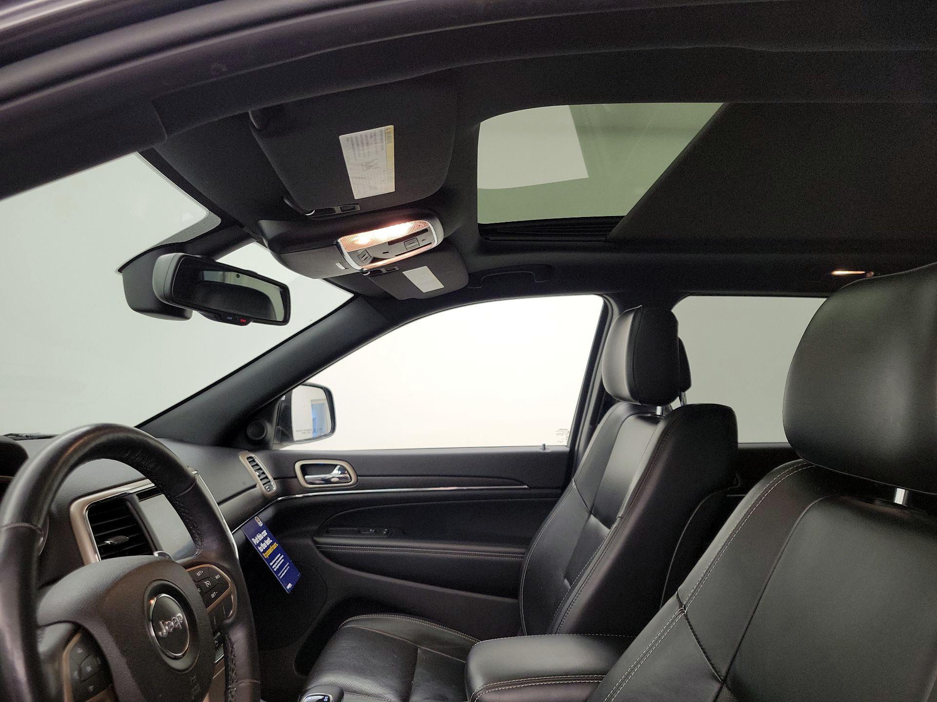 Thumbnail: 2015 Jeep Grand Cherokee - 20