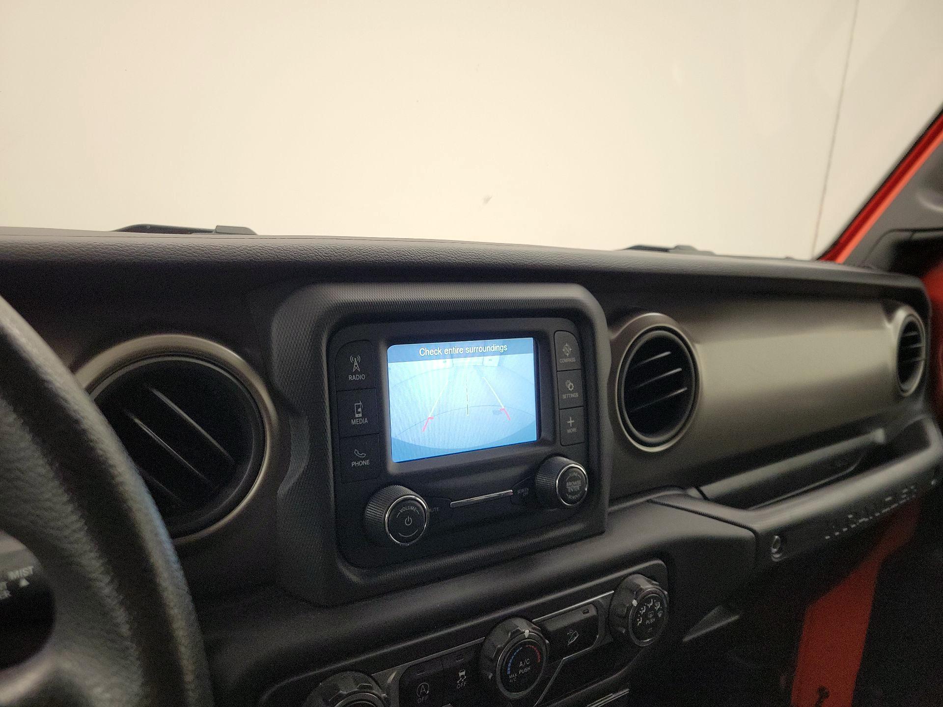 Thumbnail: 2018 Jeep Wrangler - 15