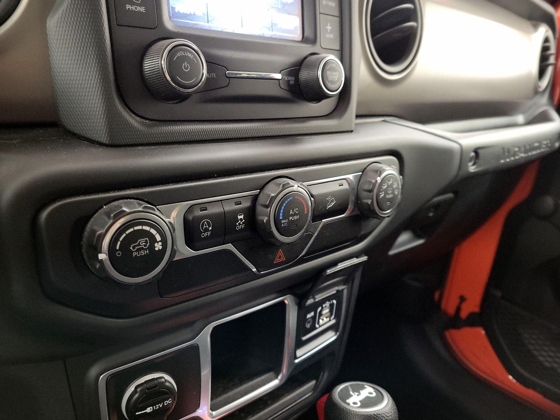 Thumbnail: 2018 Jeep Wrangler - 17