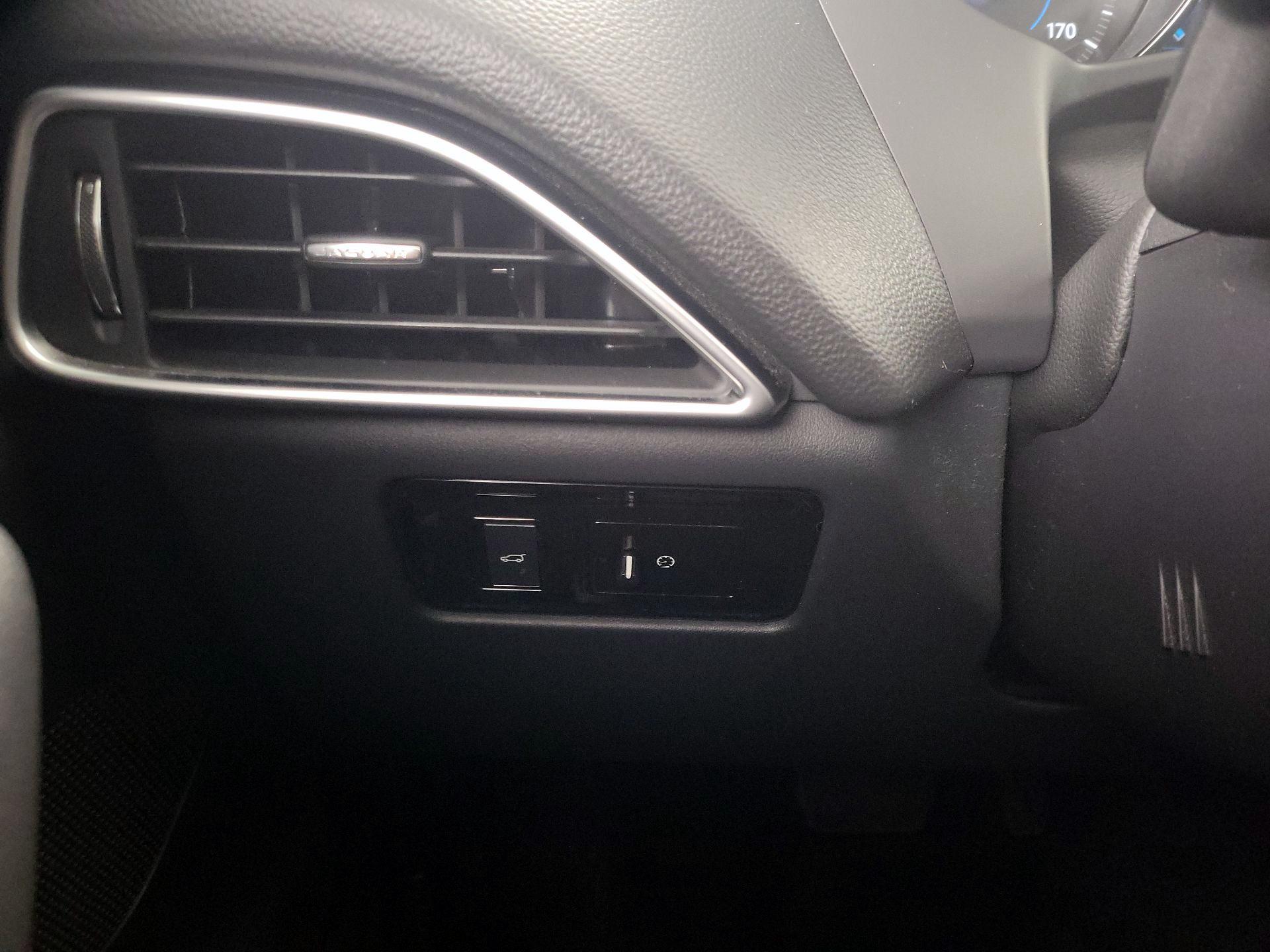 Thumbnail: 2018 Jaguar F-Pace - 13