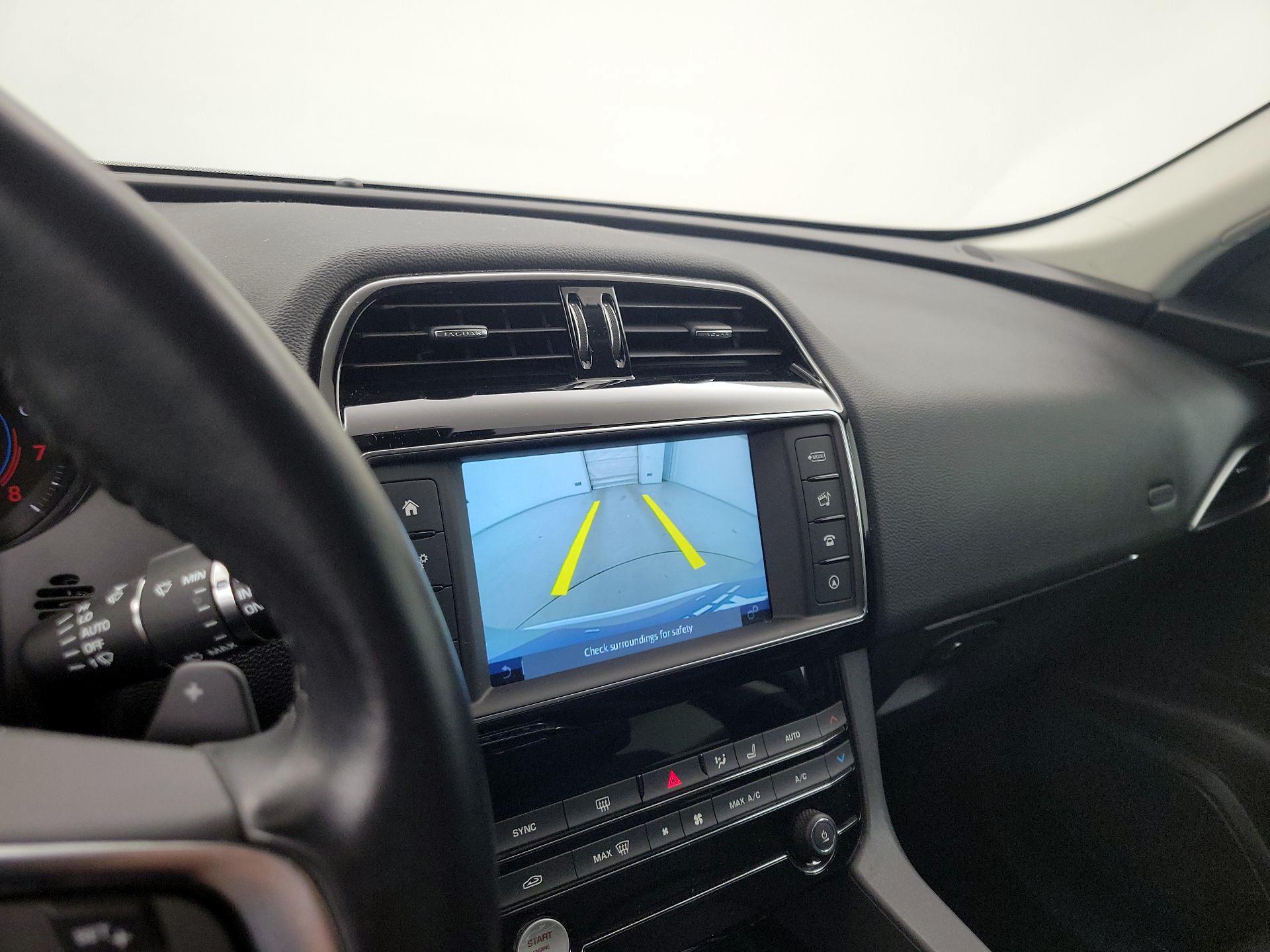 Thumbnail: 2018 Jaguar F-Pace - 15