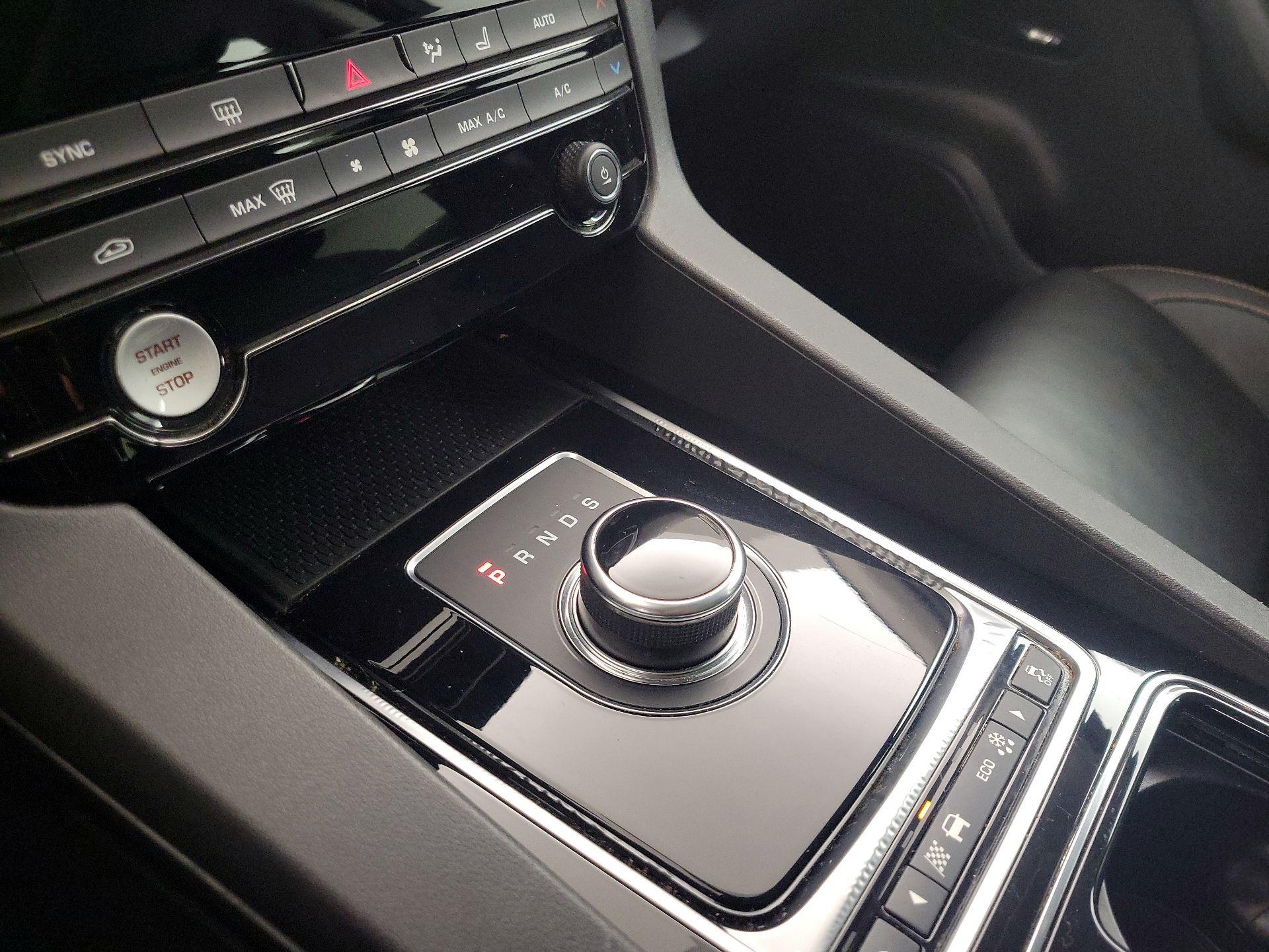 Thumbnail: 2018 Jaguar F-Pace - 18