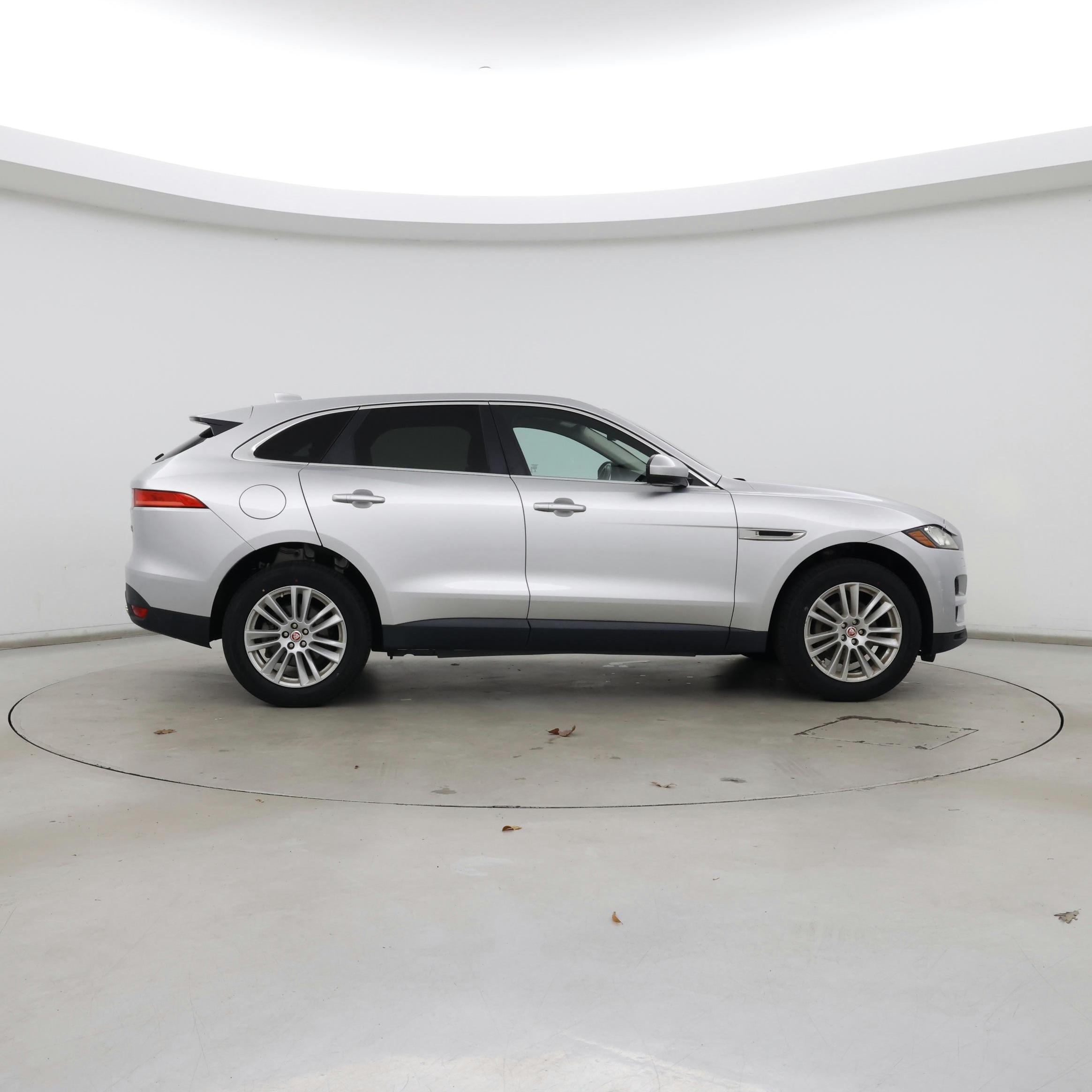 Thumbnail: 2018 Jaguar F-Pace - 7