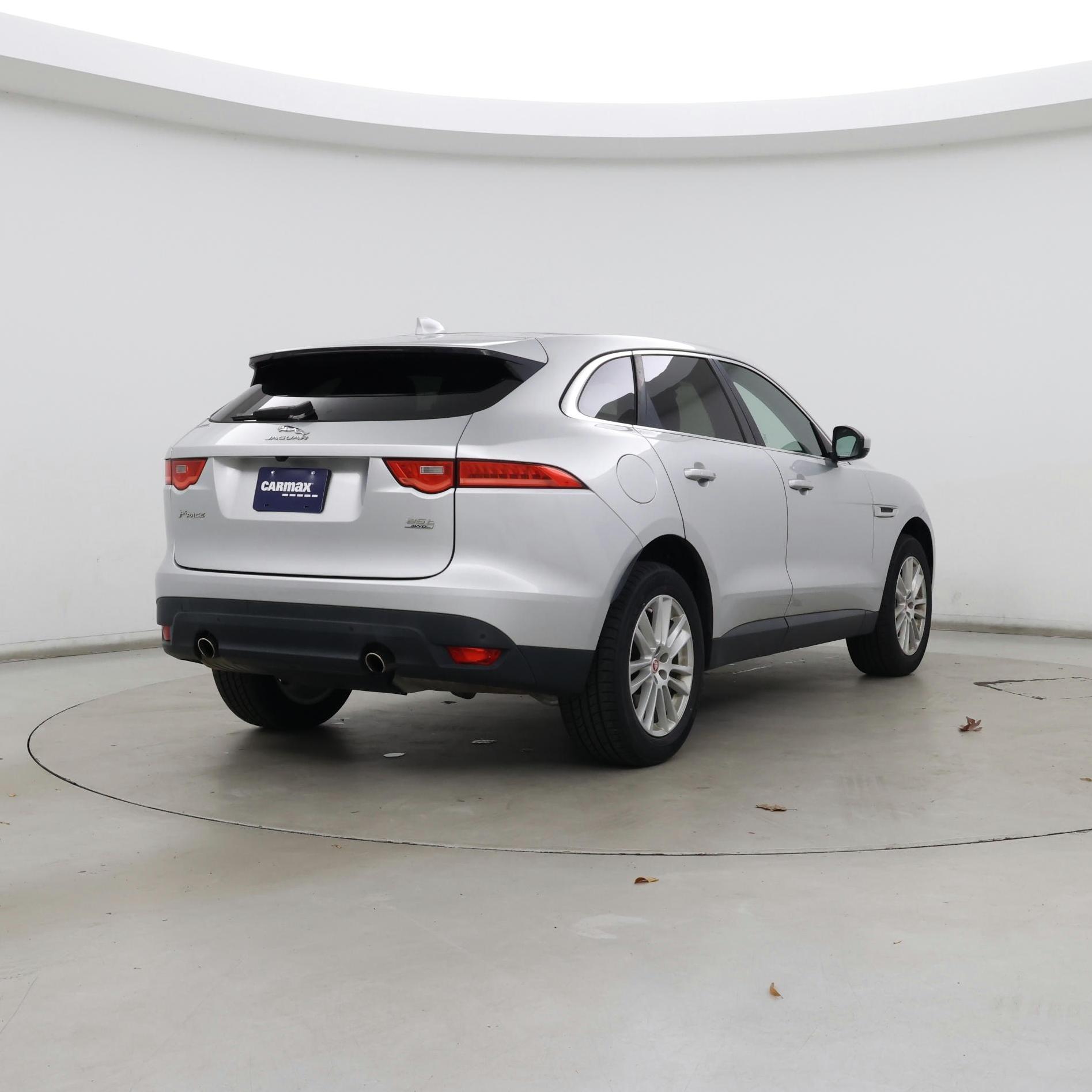 Thumbnail: 2018 Jaguar F-Pace - 8