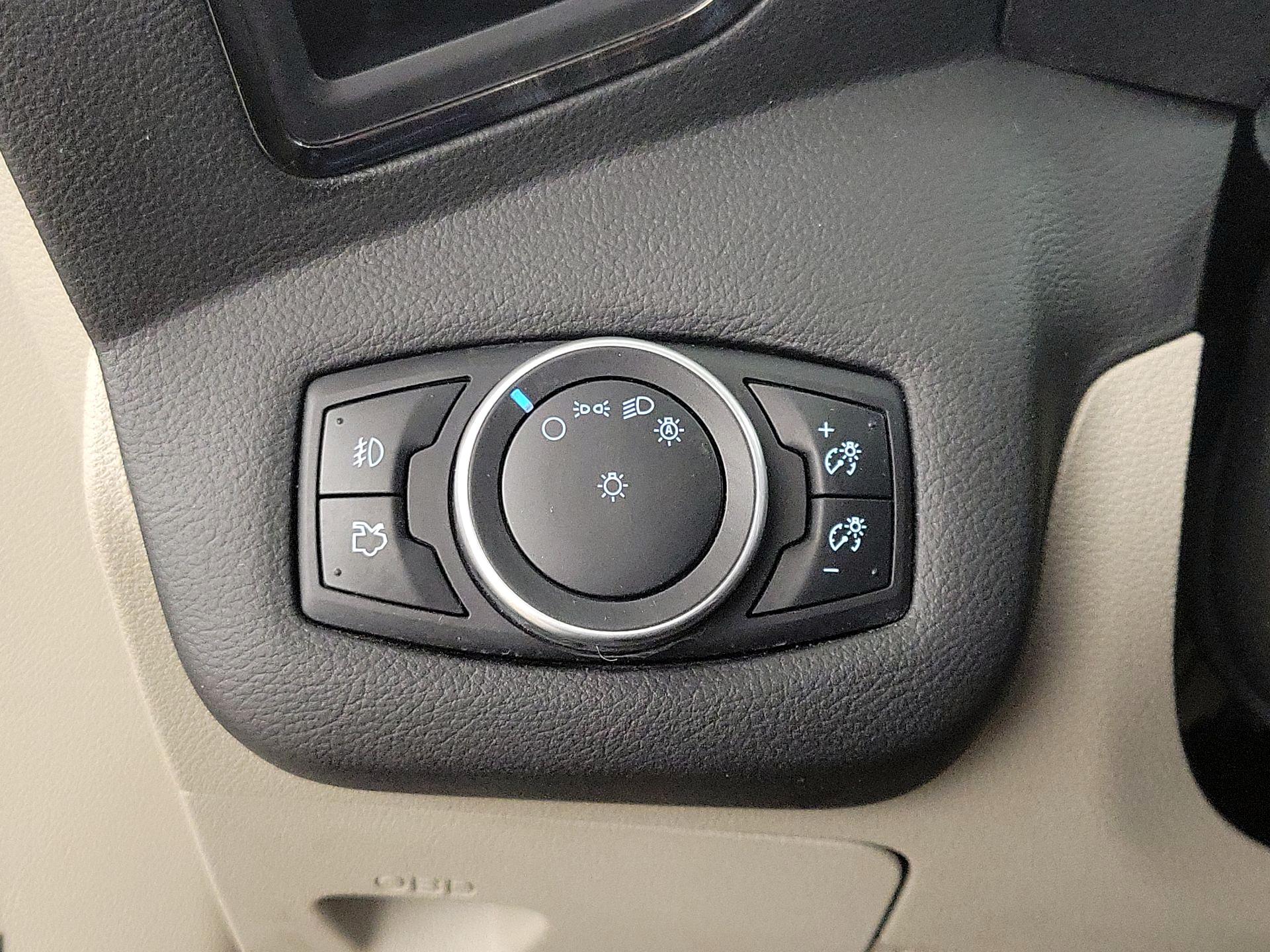 Thumbnail: 2016 Ford Escape - 13