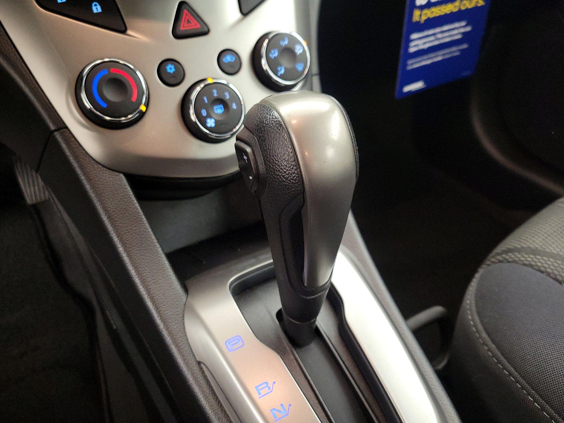 Thumbnail: 2015 Chevrolet Sonic - 16