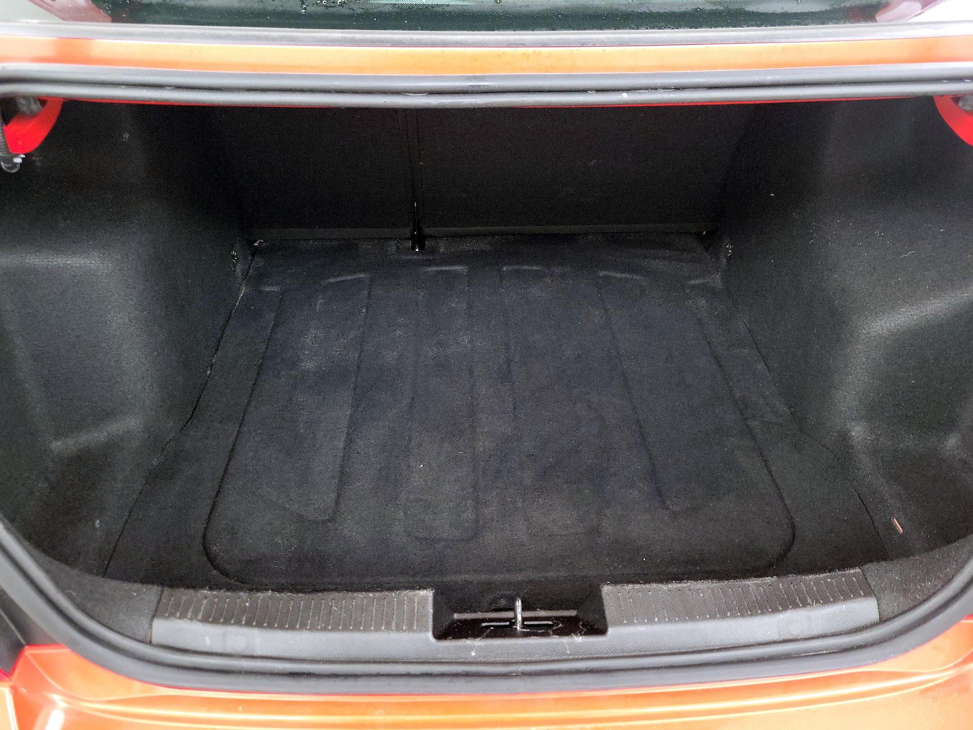 Thumbnail: 2015 Chevrolet Sonic - 19