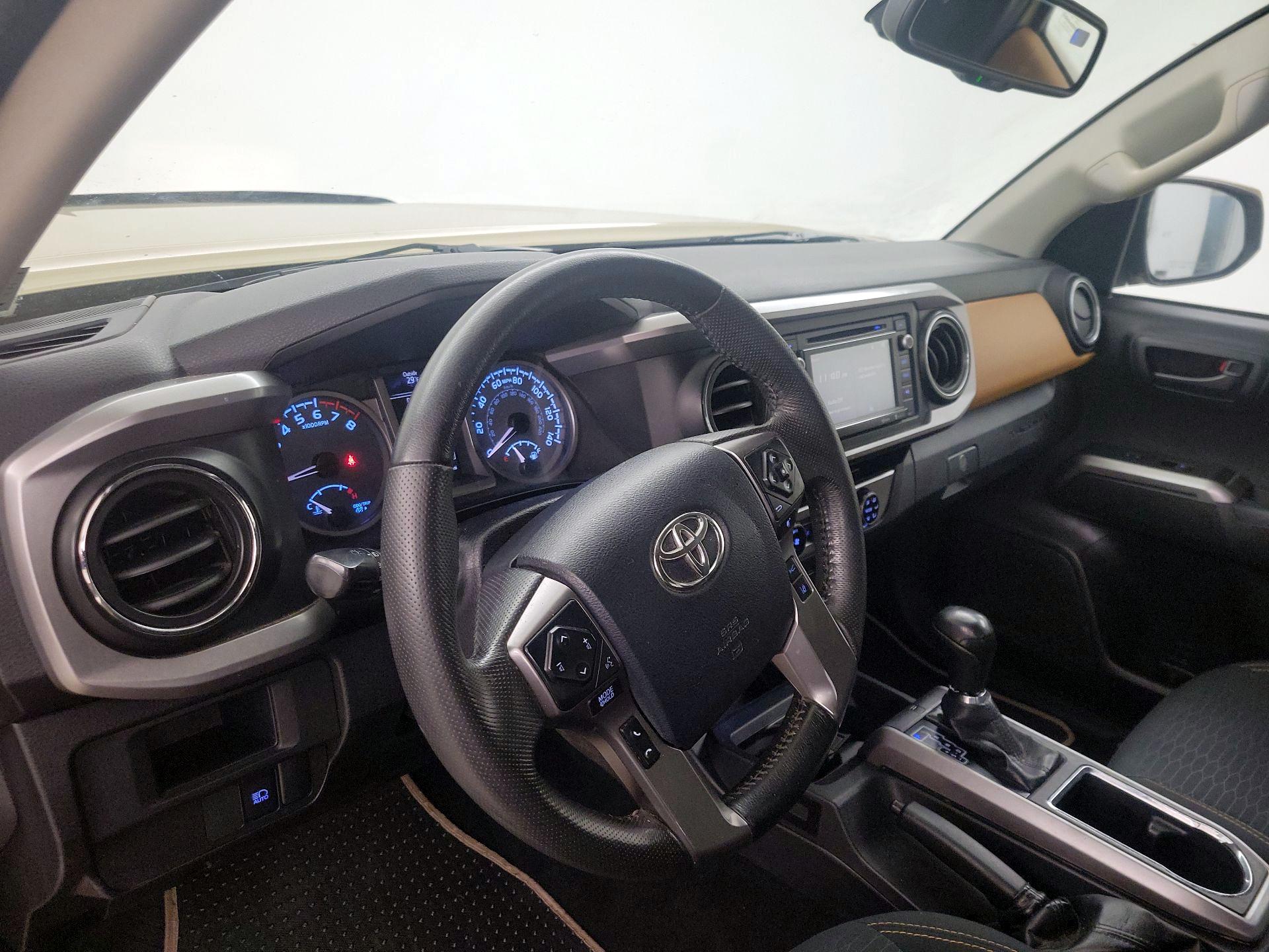 Thumbnail: 2018 Toyota Tacoma - 9