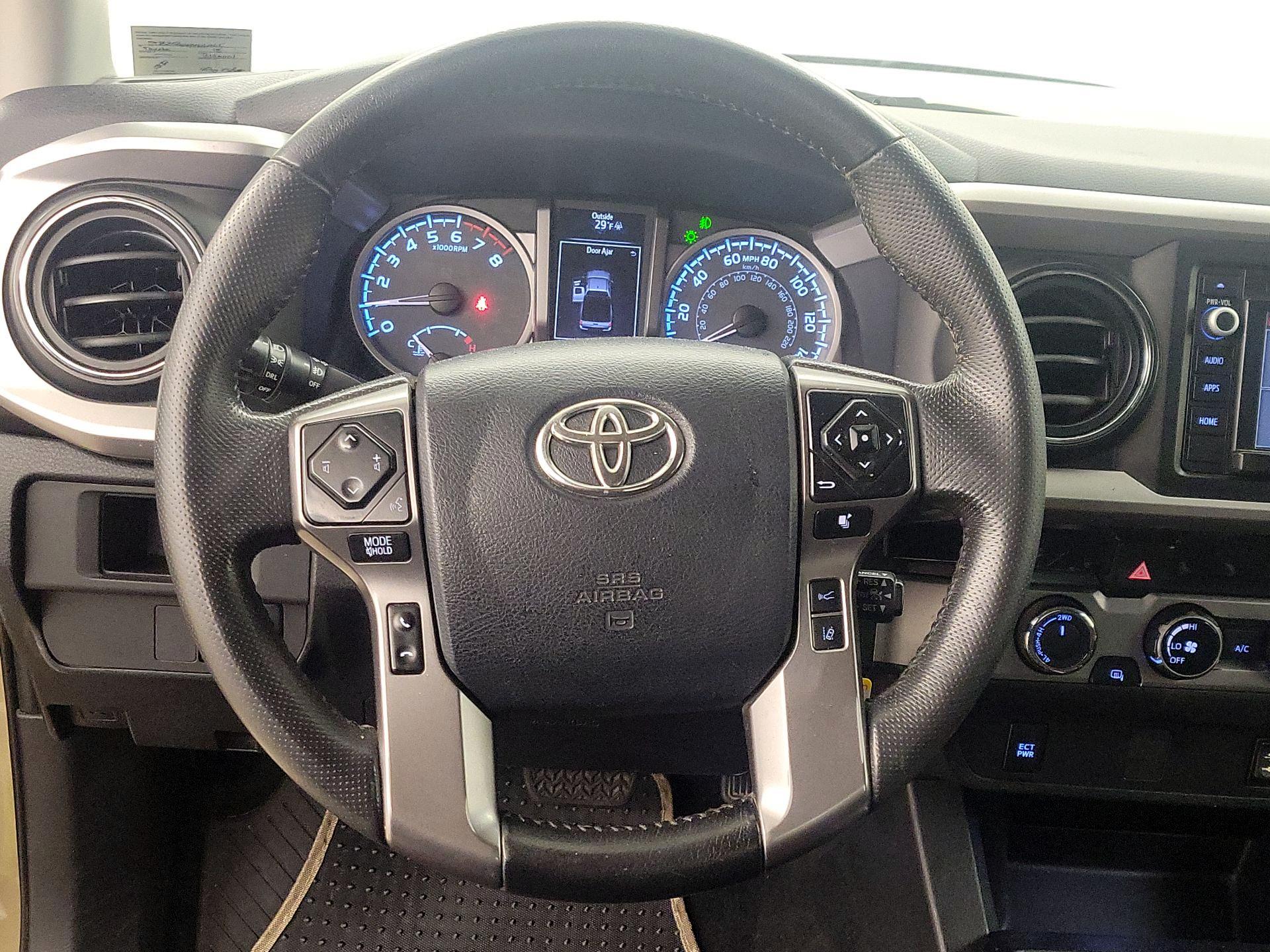 Thumbnail: 2018 Toyota Tacoma - 10