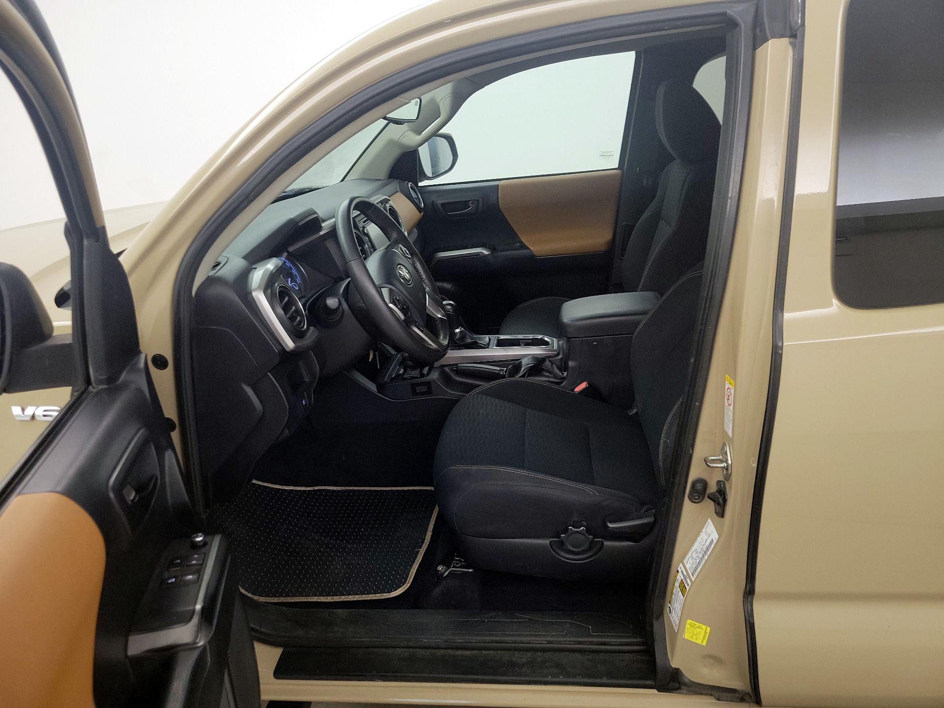 Thumbnail: 2018 Toyota Tacoma - 11