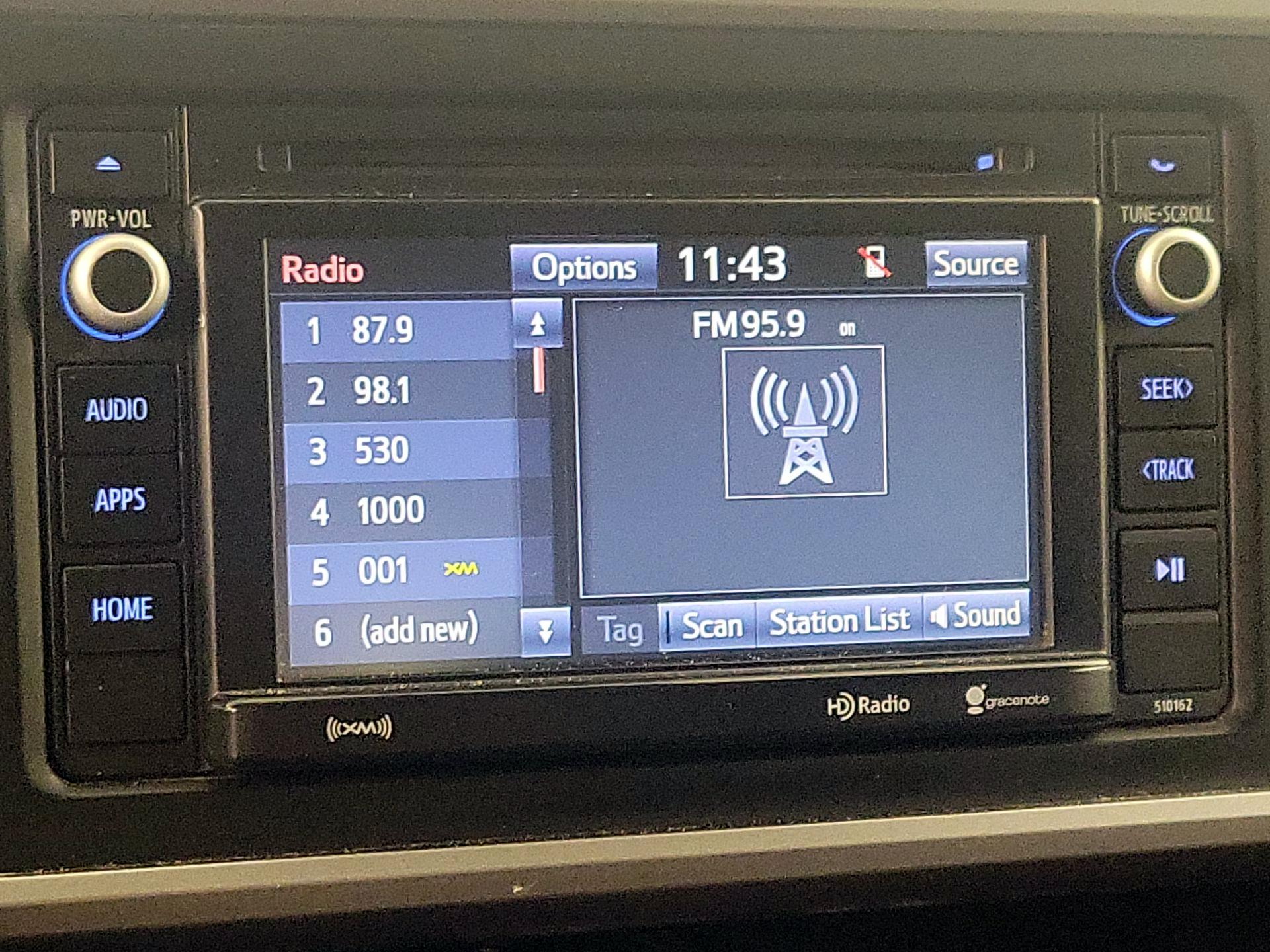 Thumbnail: 2018 Toyota Tacoma - 15