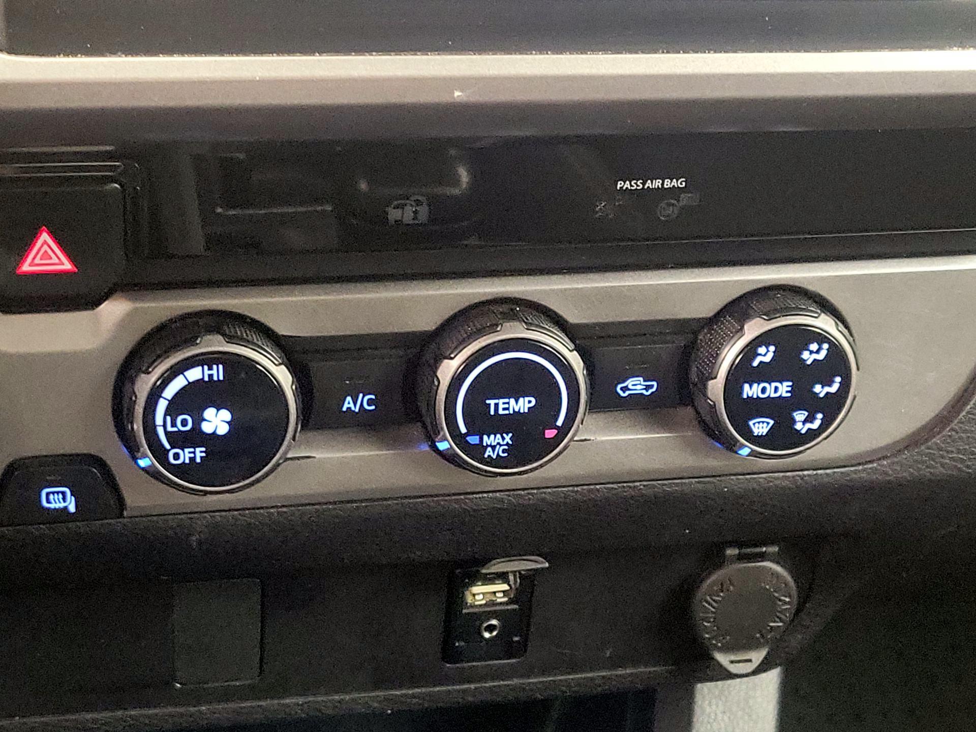 Thumbnail: 2018 Toyota Tacoma - 16