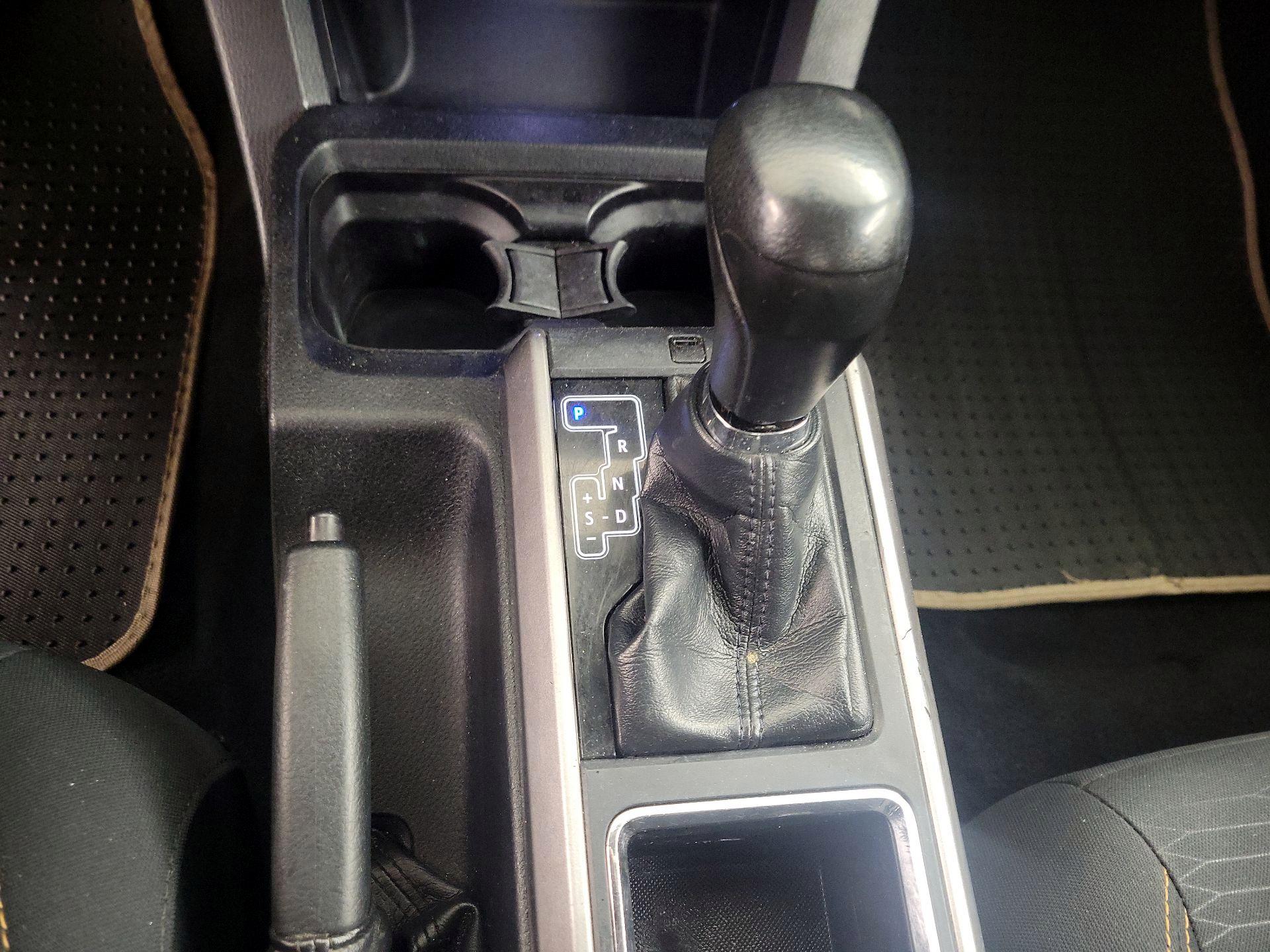 Thumbnail: 2018 Toyota Tacoma - 17