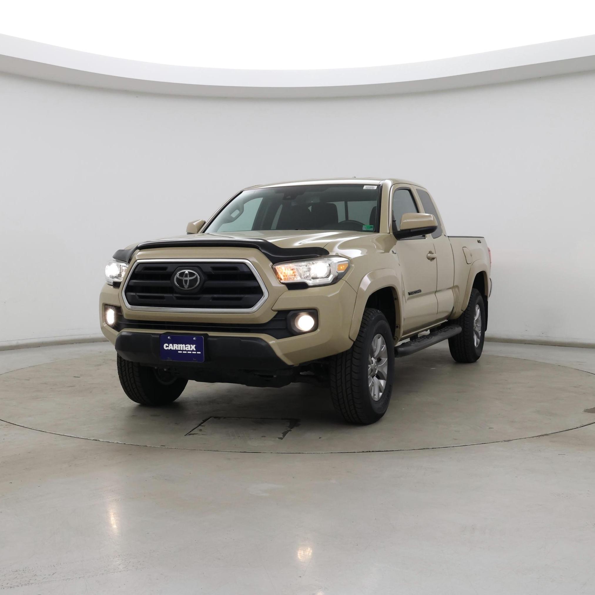 Thumbnail: 2018 Toyota Tacoma - 4