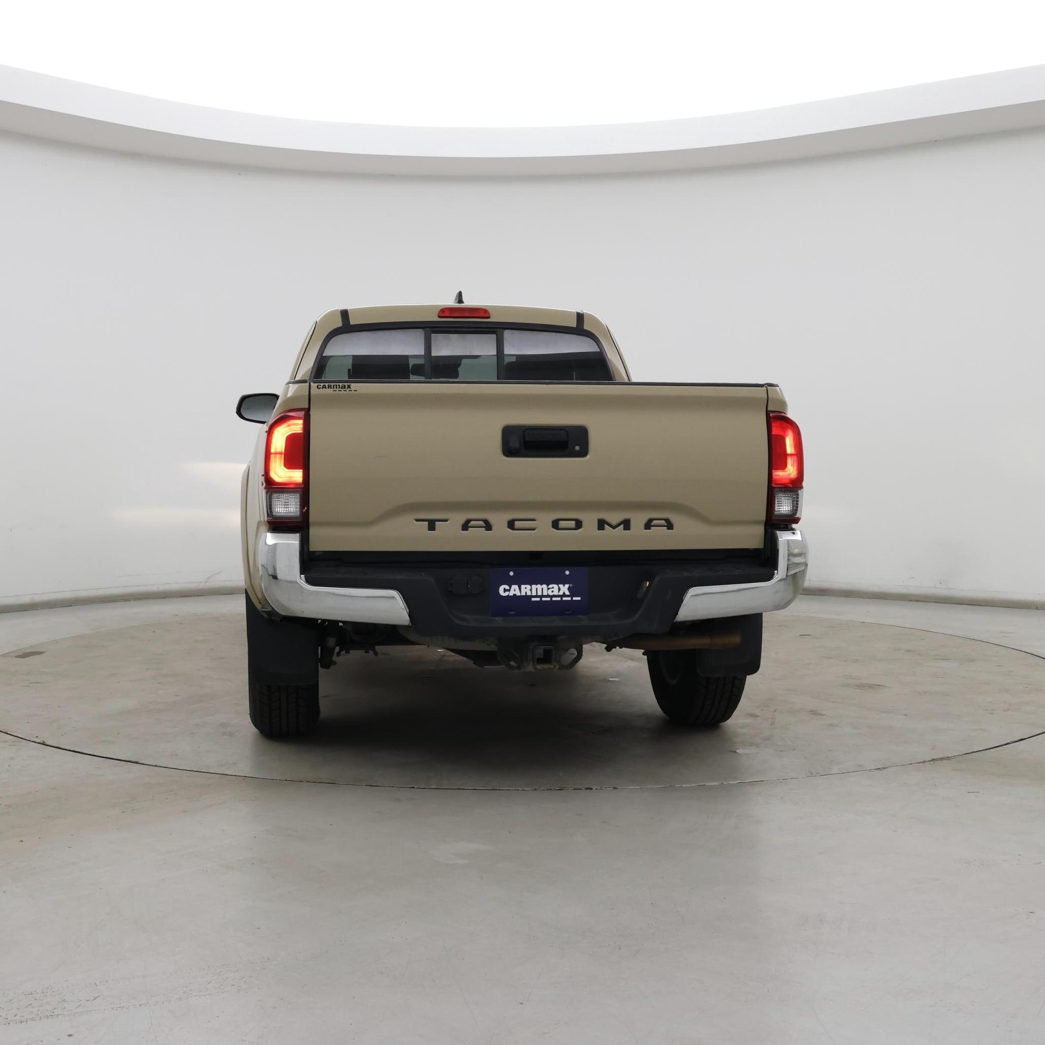 Thumbnail: 2018 Toyota Tacoma - 6