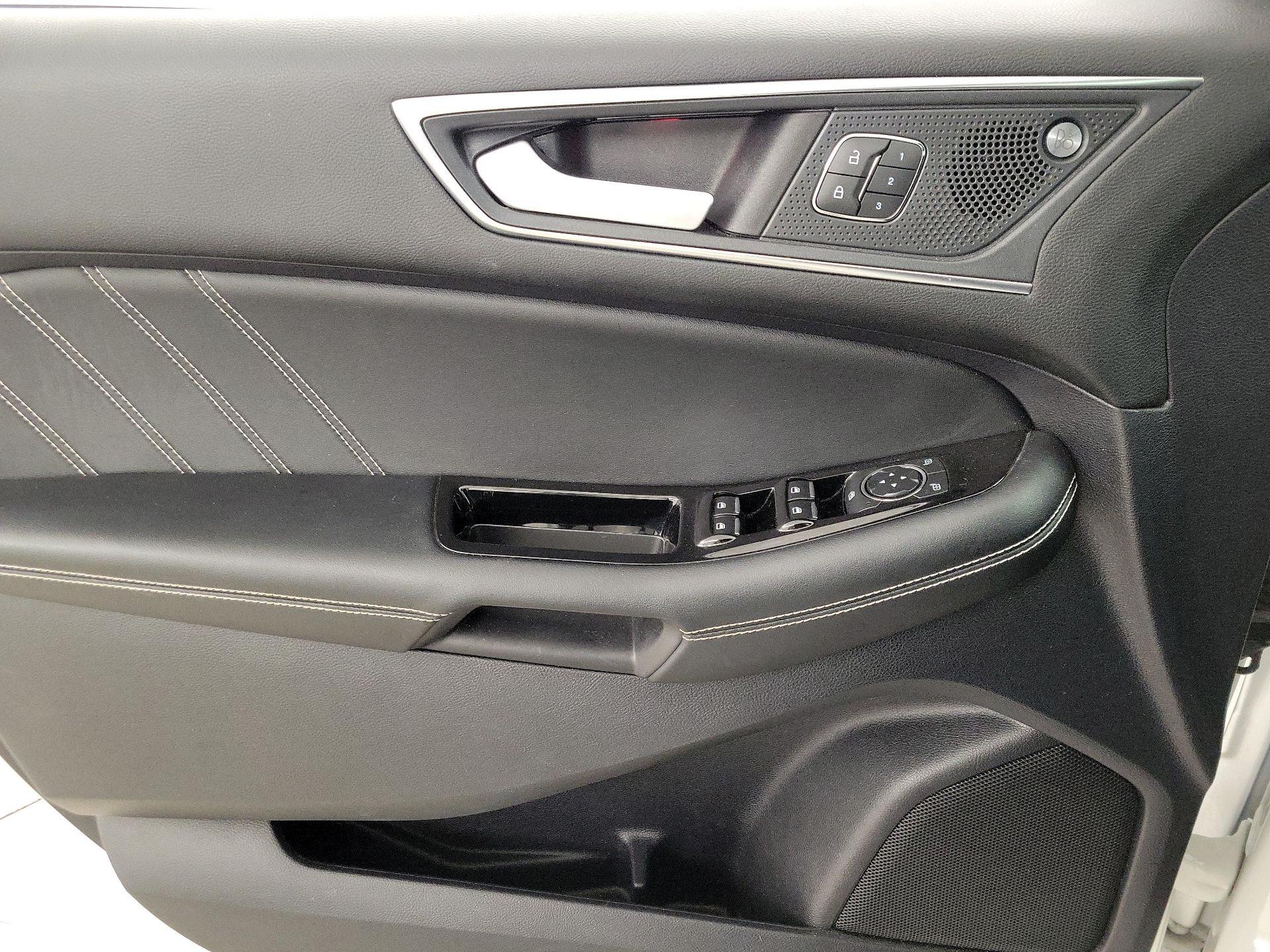 Thumbnail: 2020 Ford Edge - 12