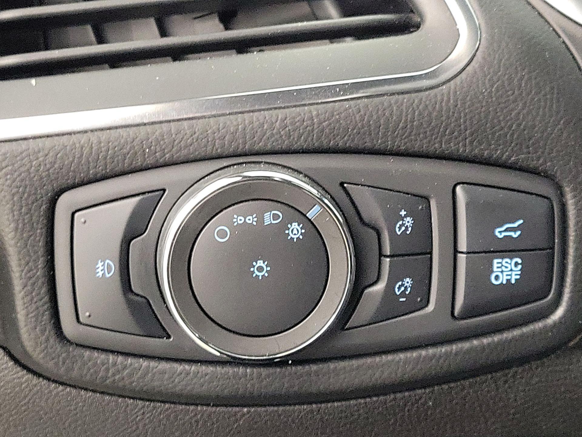 Thumbnail: 2020 Ford Edge - 13