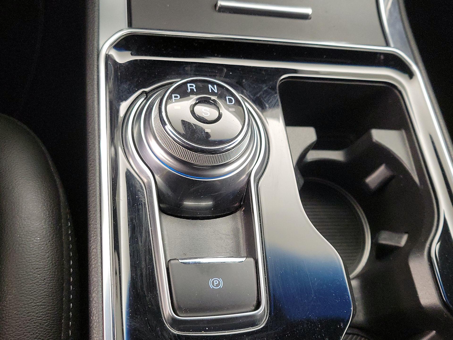 Thumbnail: 2020 Ford Edge - 18