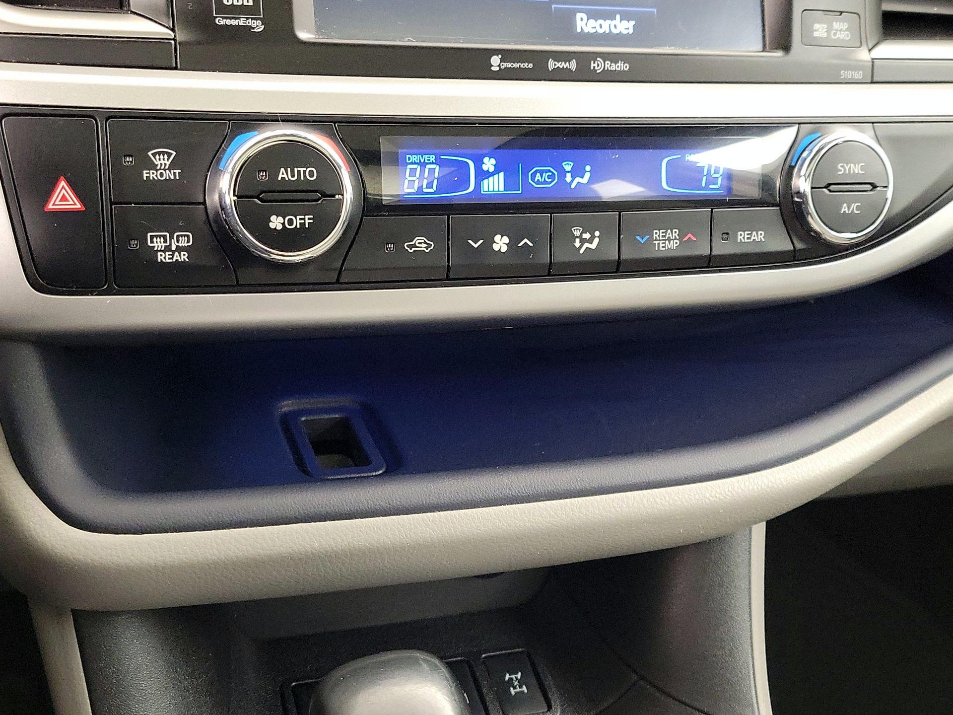 Thumbnail: 2016 Toyota Highlander - 17