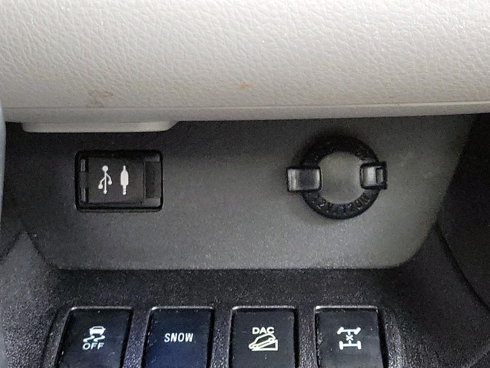 Thumbnail: 2016 Toyota Highlander - 19