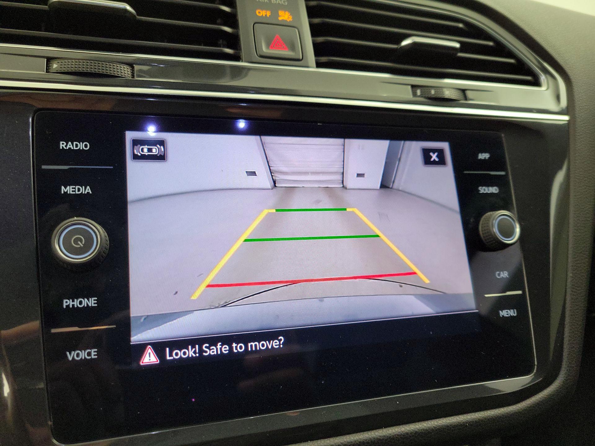 Thumbnail: 2022 Volkswagen Tiguan - 14