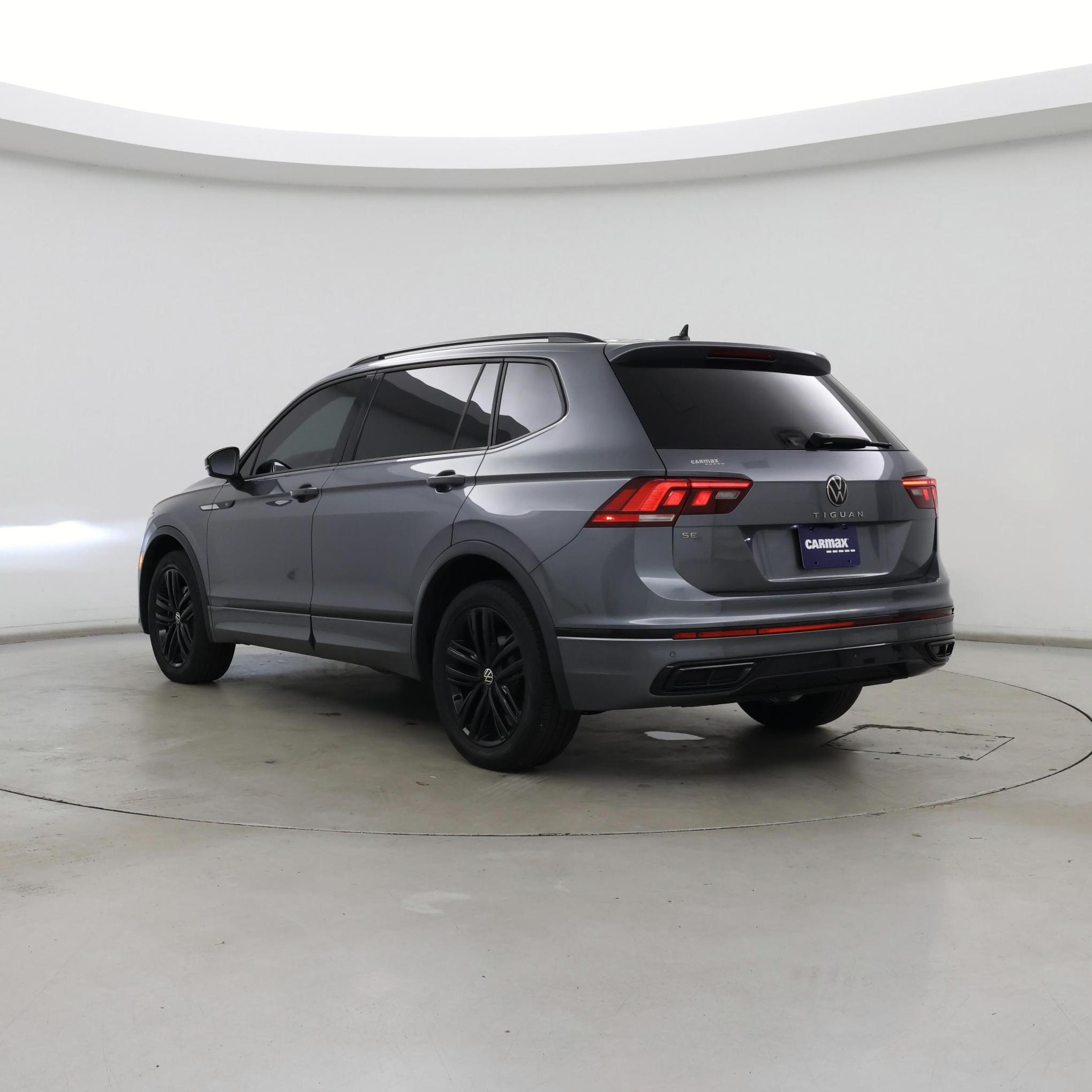 Thumbnail: 2022 Volkswagen Tiguan - 2