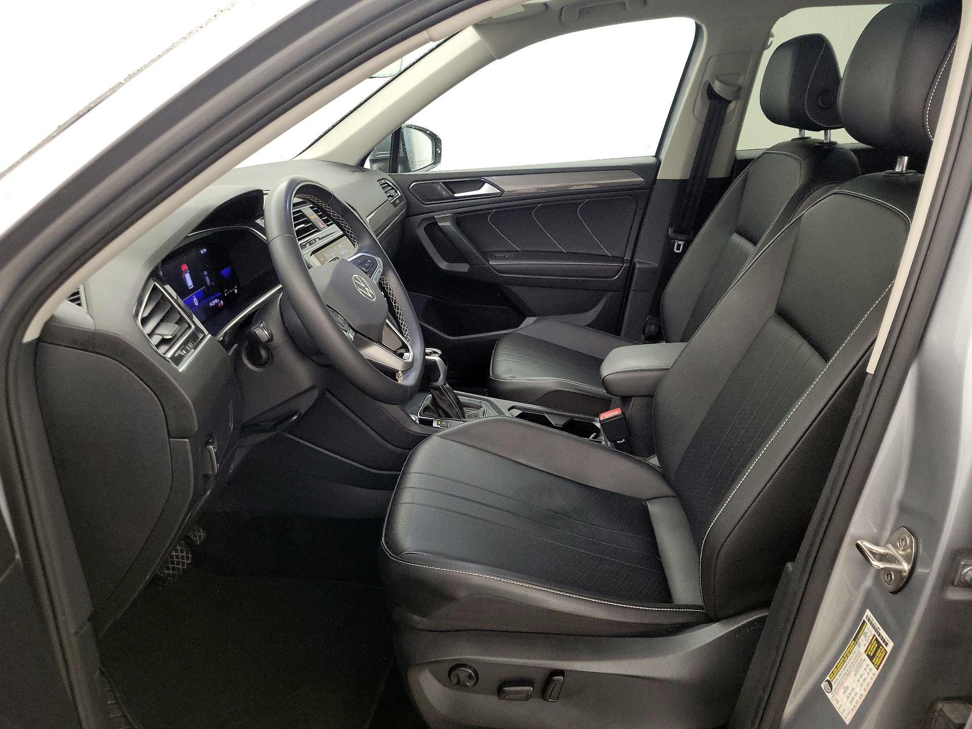 Thumbnail: 2022 Volkswagen Tiguan - 11