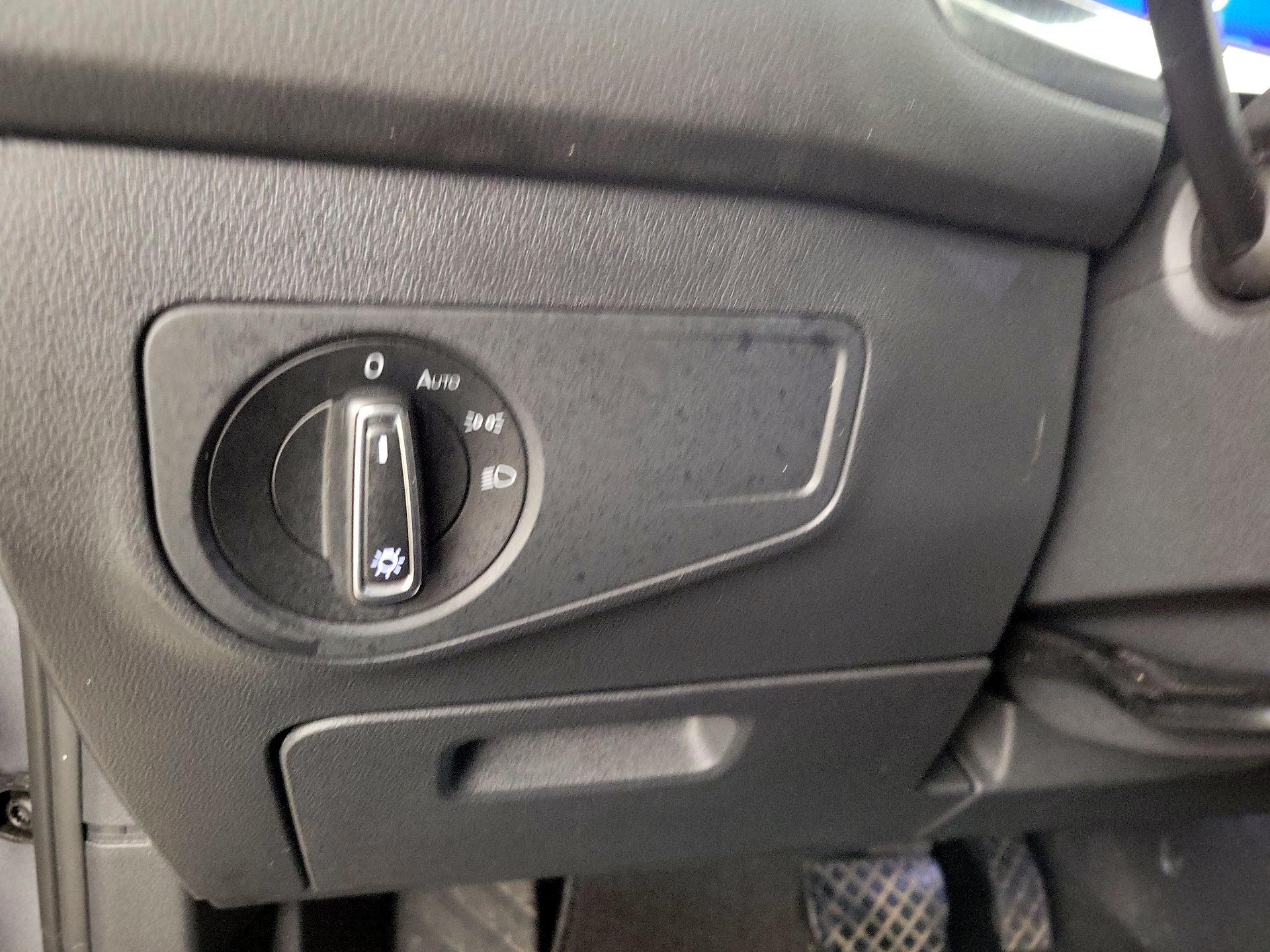 Thumbnail: 2022 Volkswagen Tiguan - 13