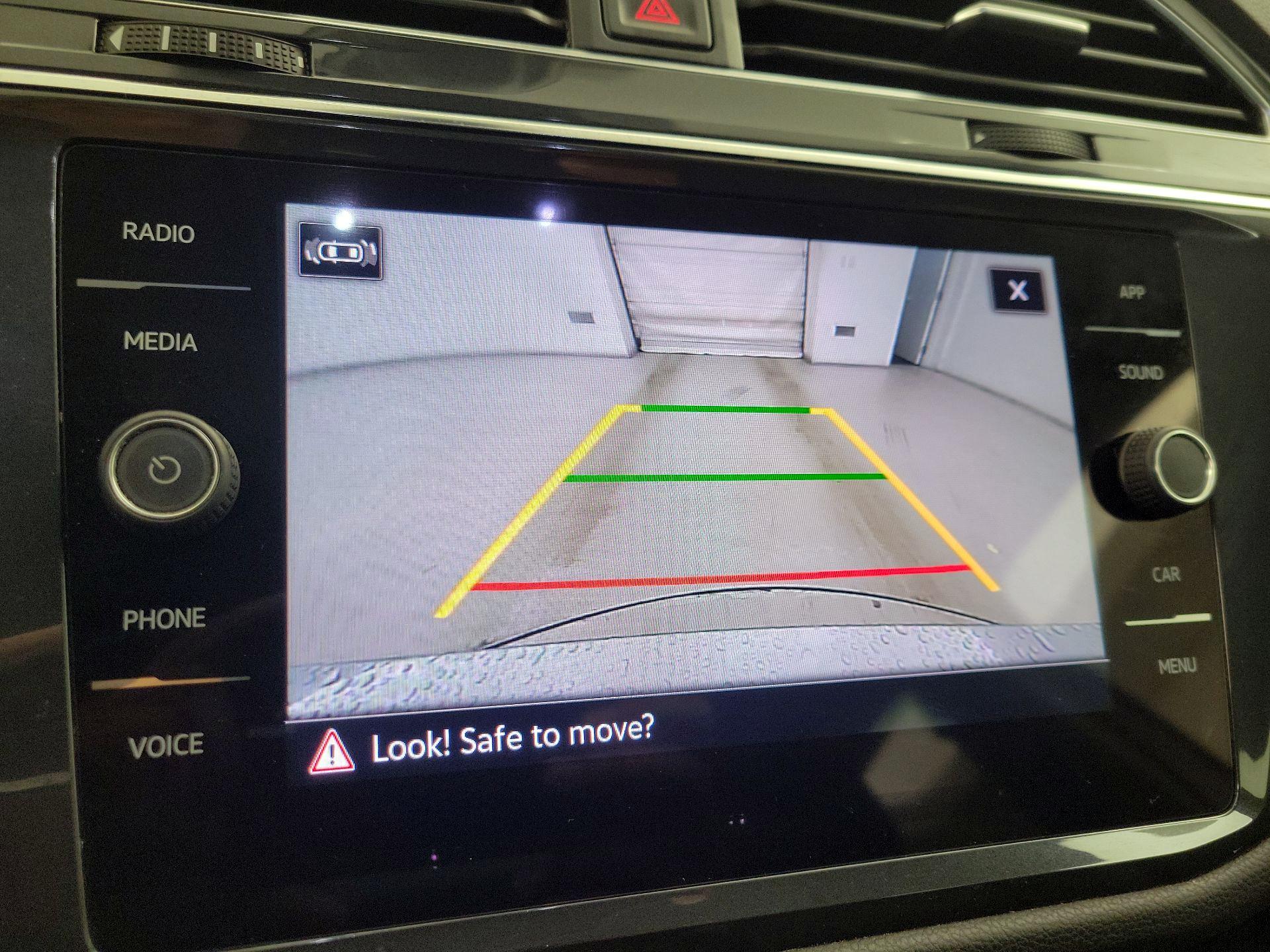 Thumbnail: 2022 Volkswagen Tiguan - 14