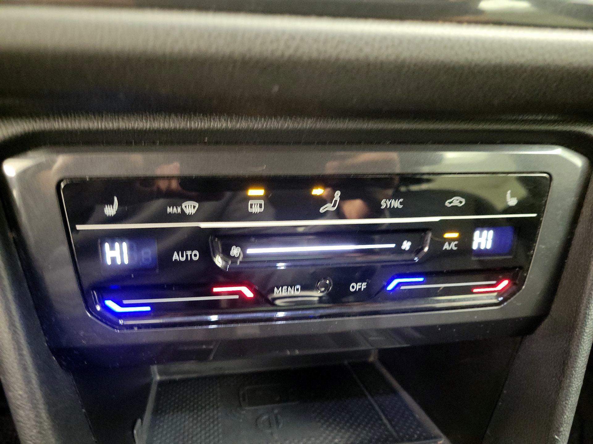 Thumbnail: 2022 Volkswagen Tiguan - 16