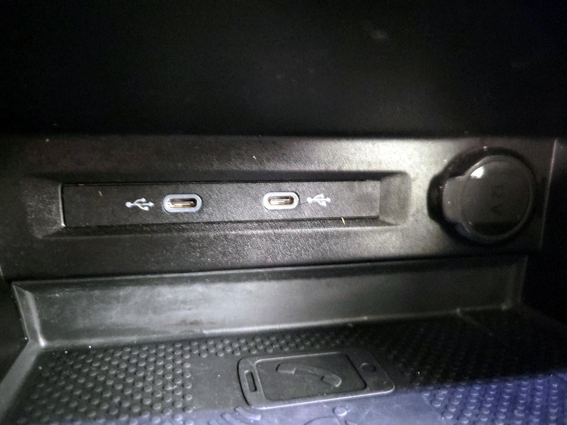 Thumbnail: 2022 Volkswagen Tiguan - 18