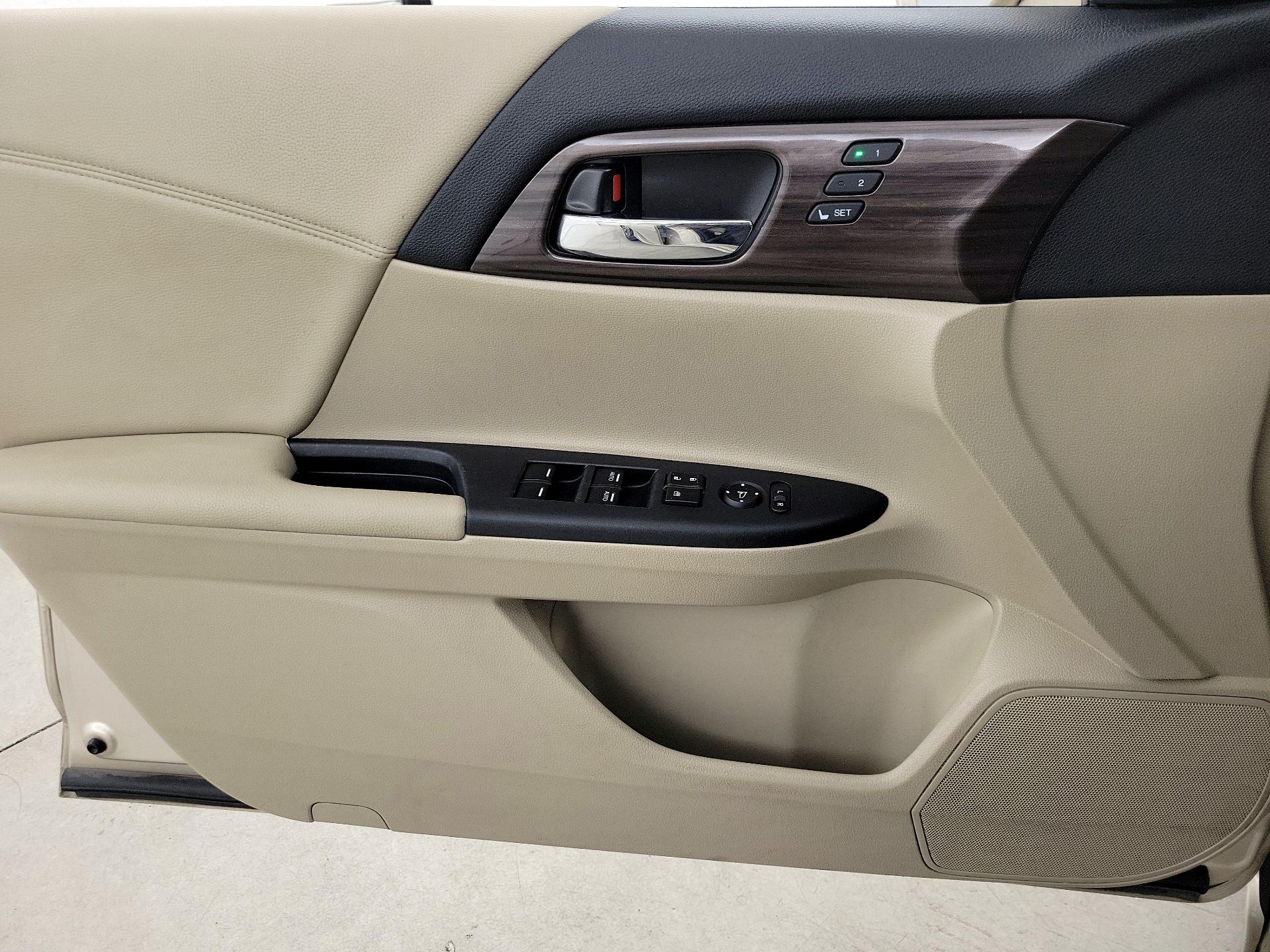 Thumbnail: 2017 Honda Accord - 12