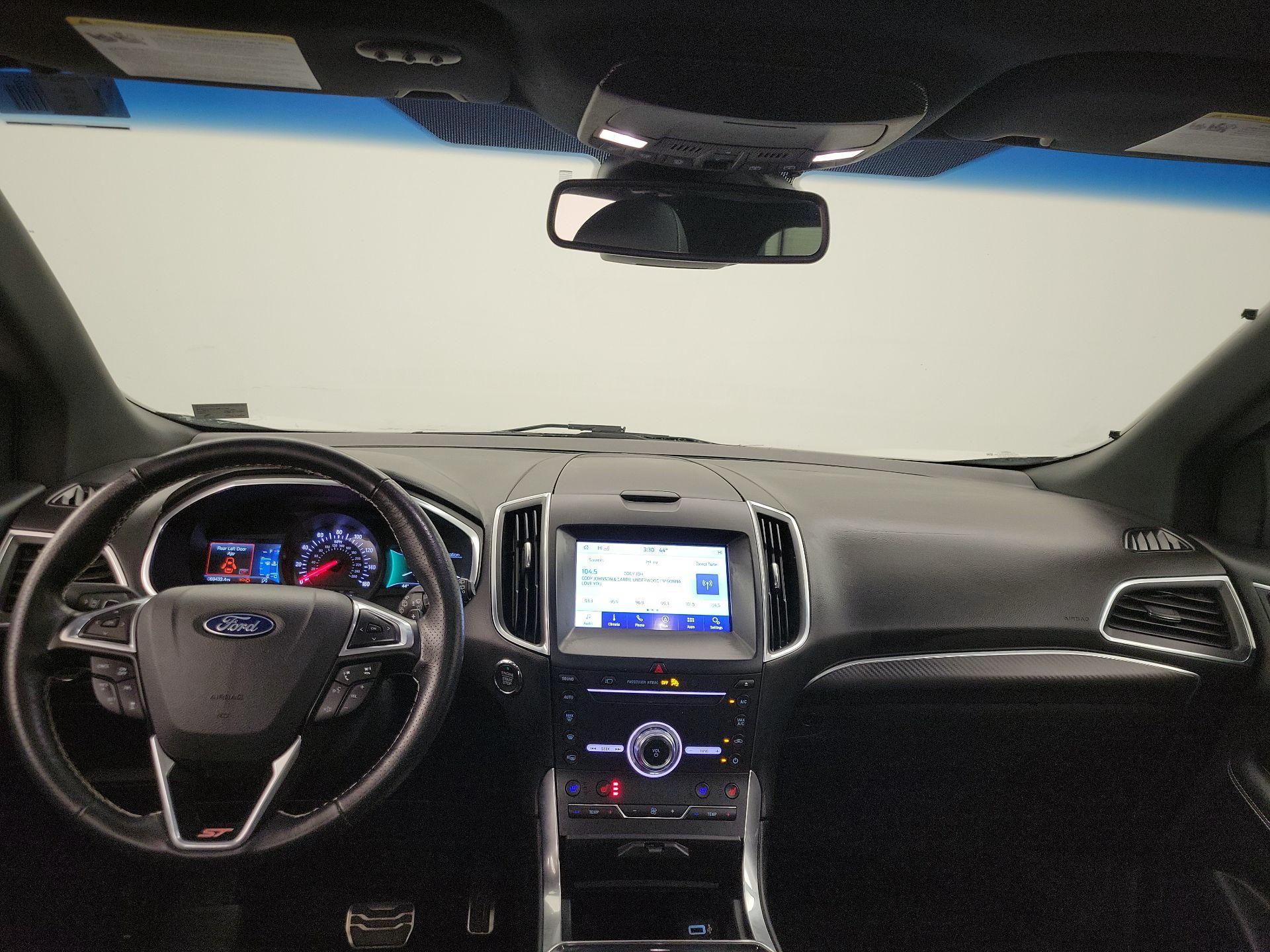 Thumbnail: 2019 Ford Edge - 9