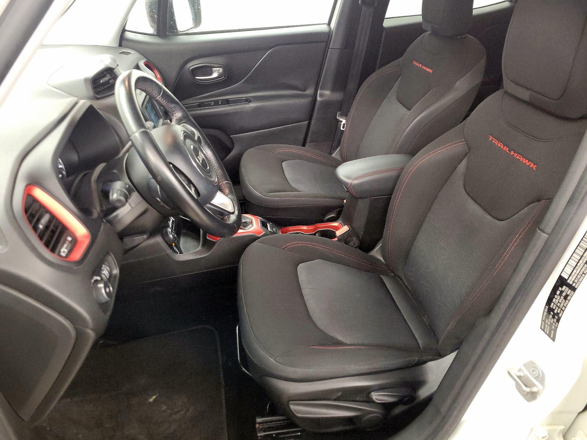 Thumbnail: 2015 Jeep Renegade - 11