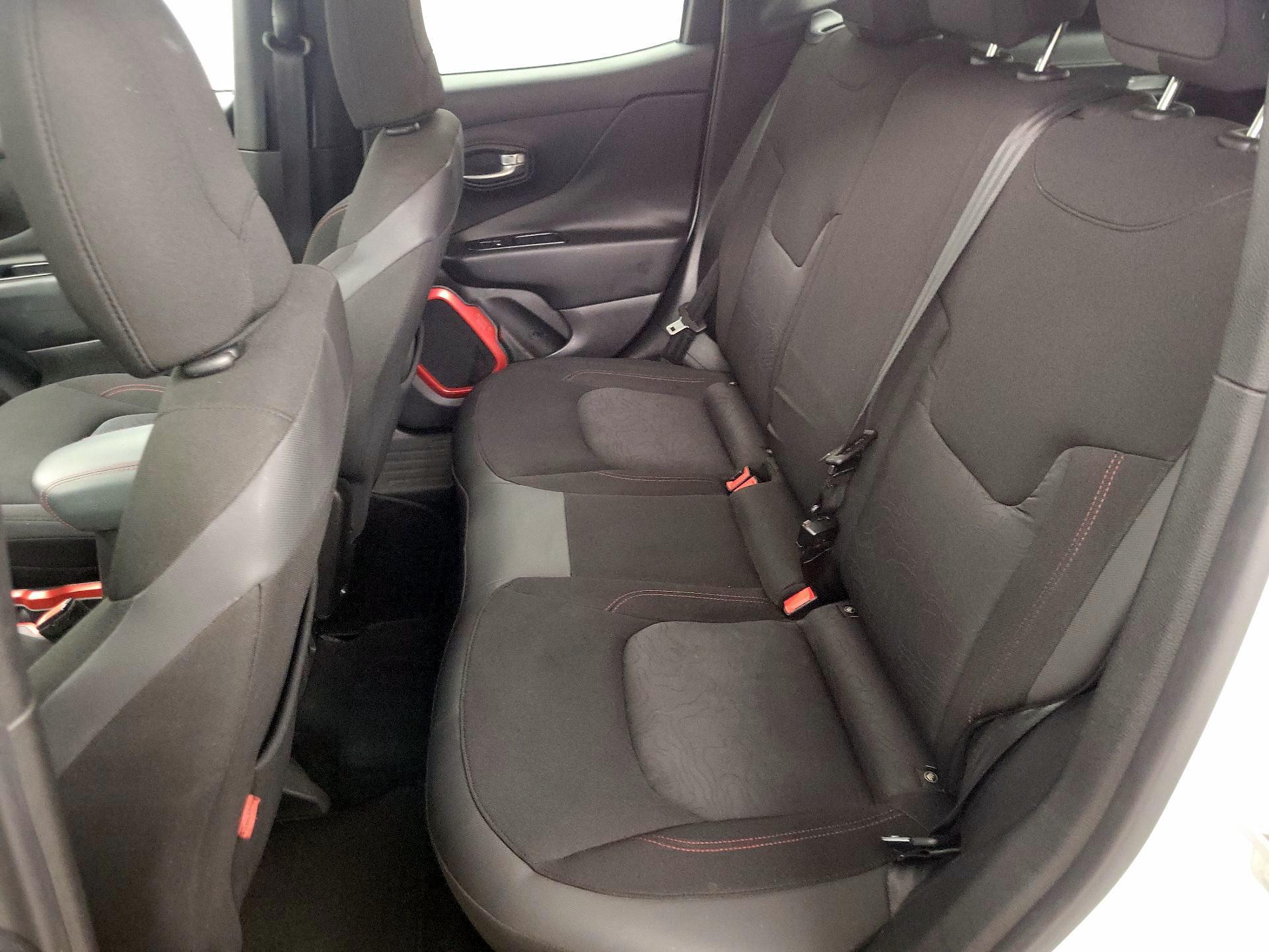 Thumbnail: 2015 Jeep Renegade - 19