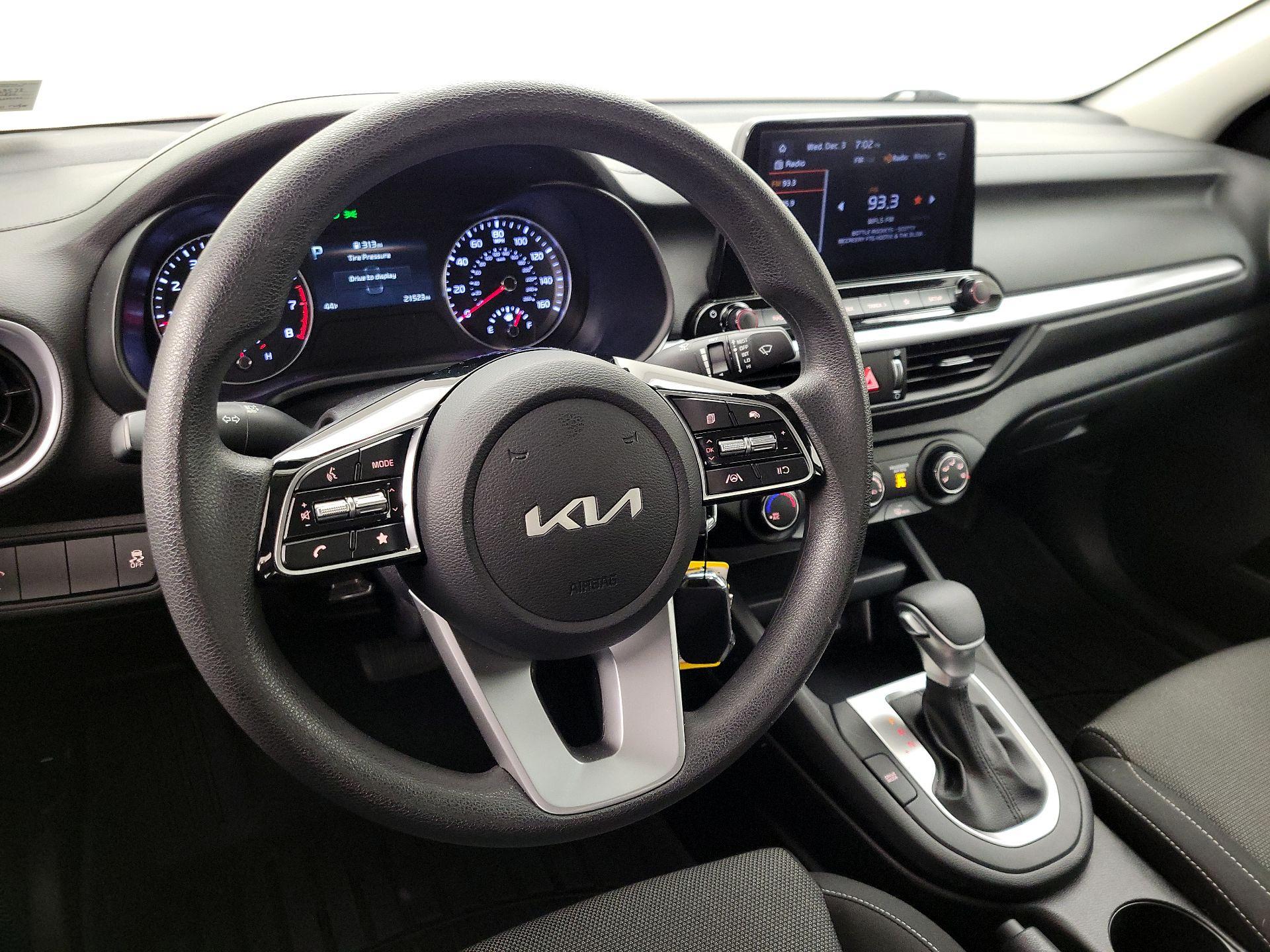 Thumbnail: 2024 Kia Forte - 9