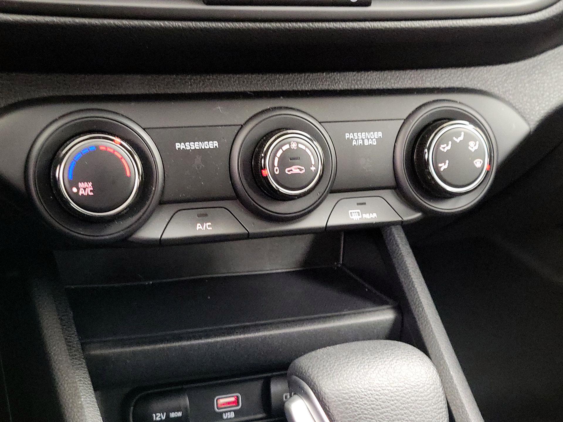 Thumbnail: 2024 Kia Forte - 16